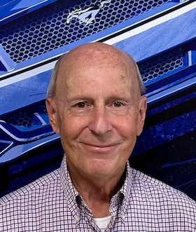 Staff member Bob Loh from 24c1719f5326