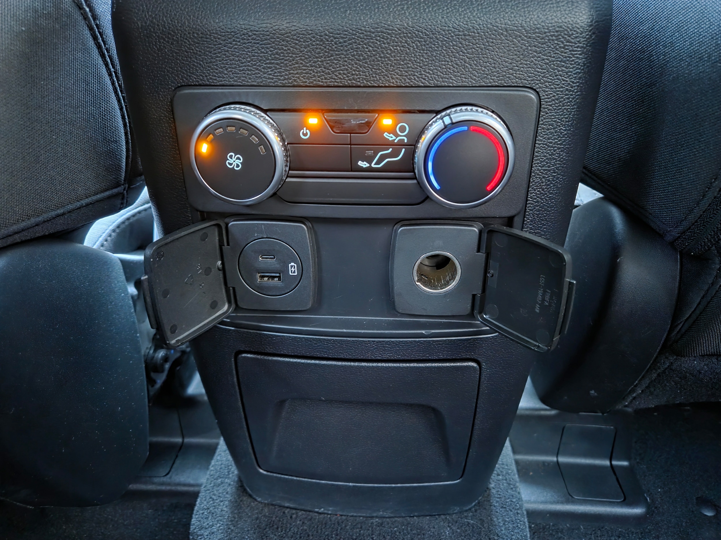 2022 Ford Explorer XLT - Photo 21