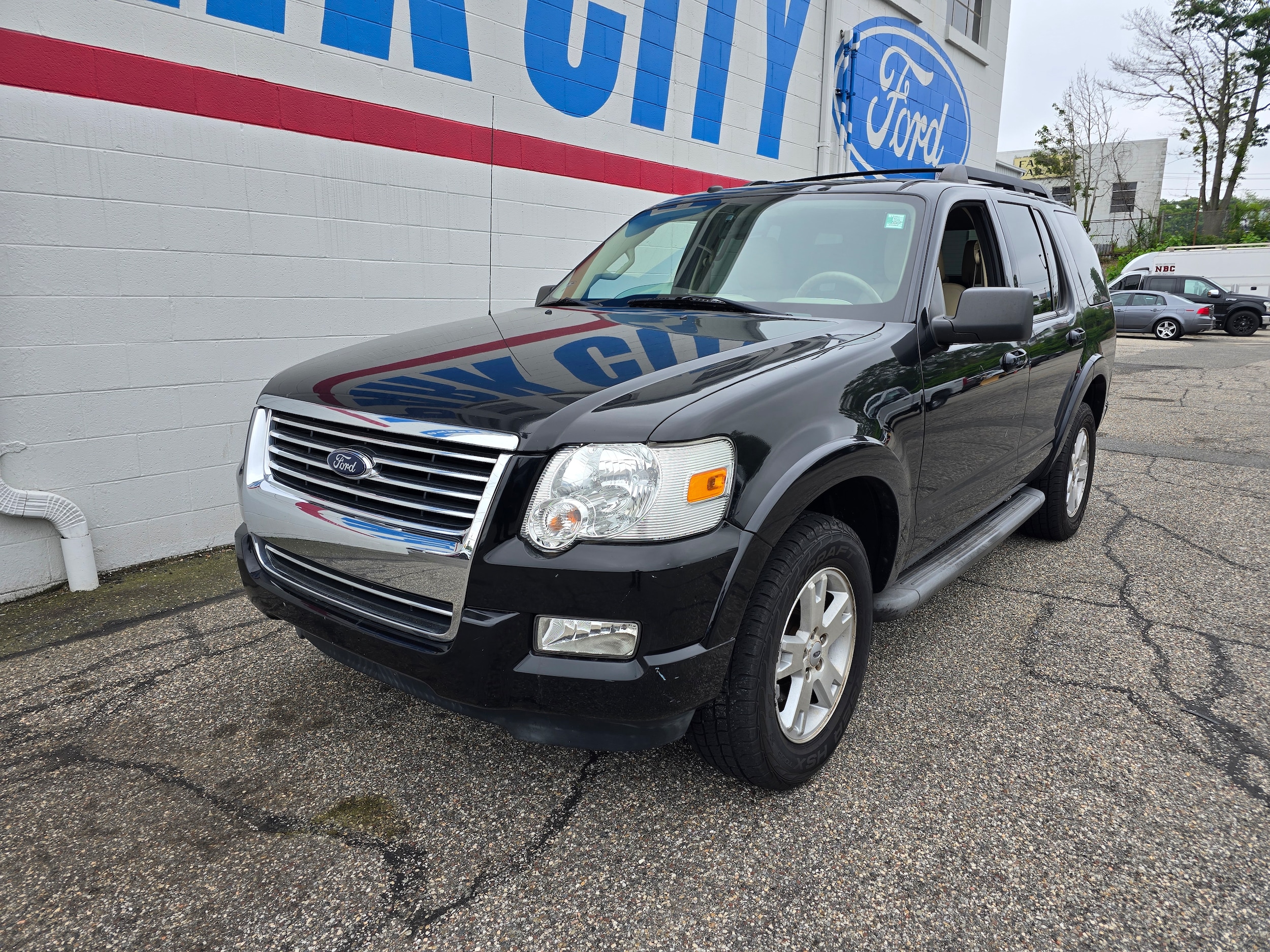 Used 2010 Ford Explorer XLT with VIN 1FMEU7DE8AUA77648 for sale in Bridgeport, CT