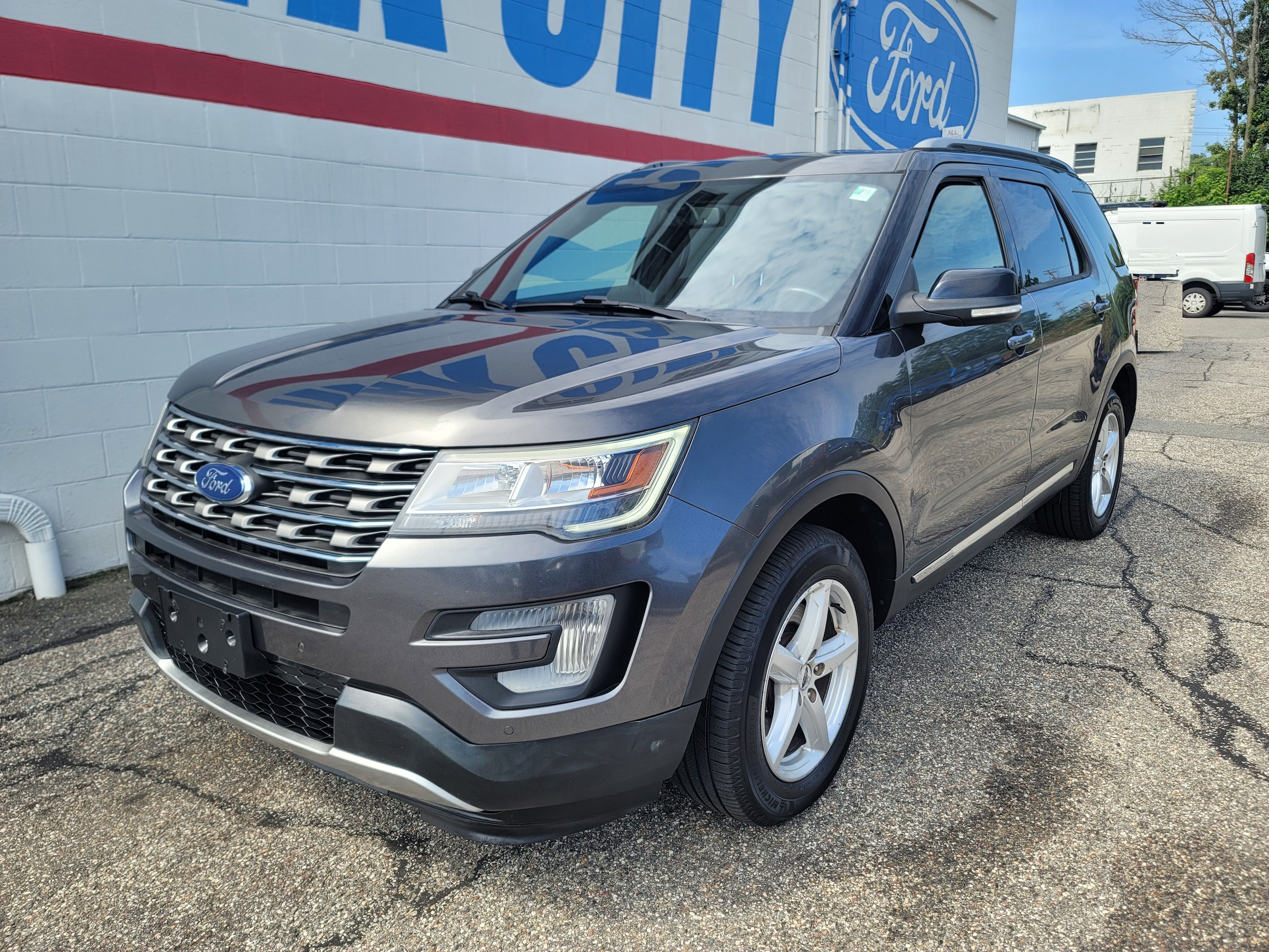 Used 2017 Ford Explorer XLT with VIN 1FM5K8D83HGD33595 for sale in Bridgeport, CT