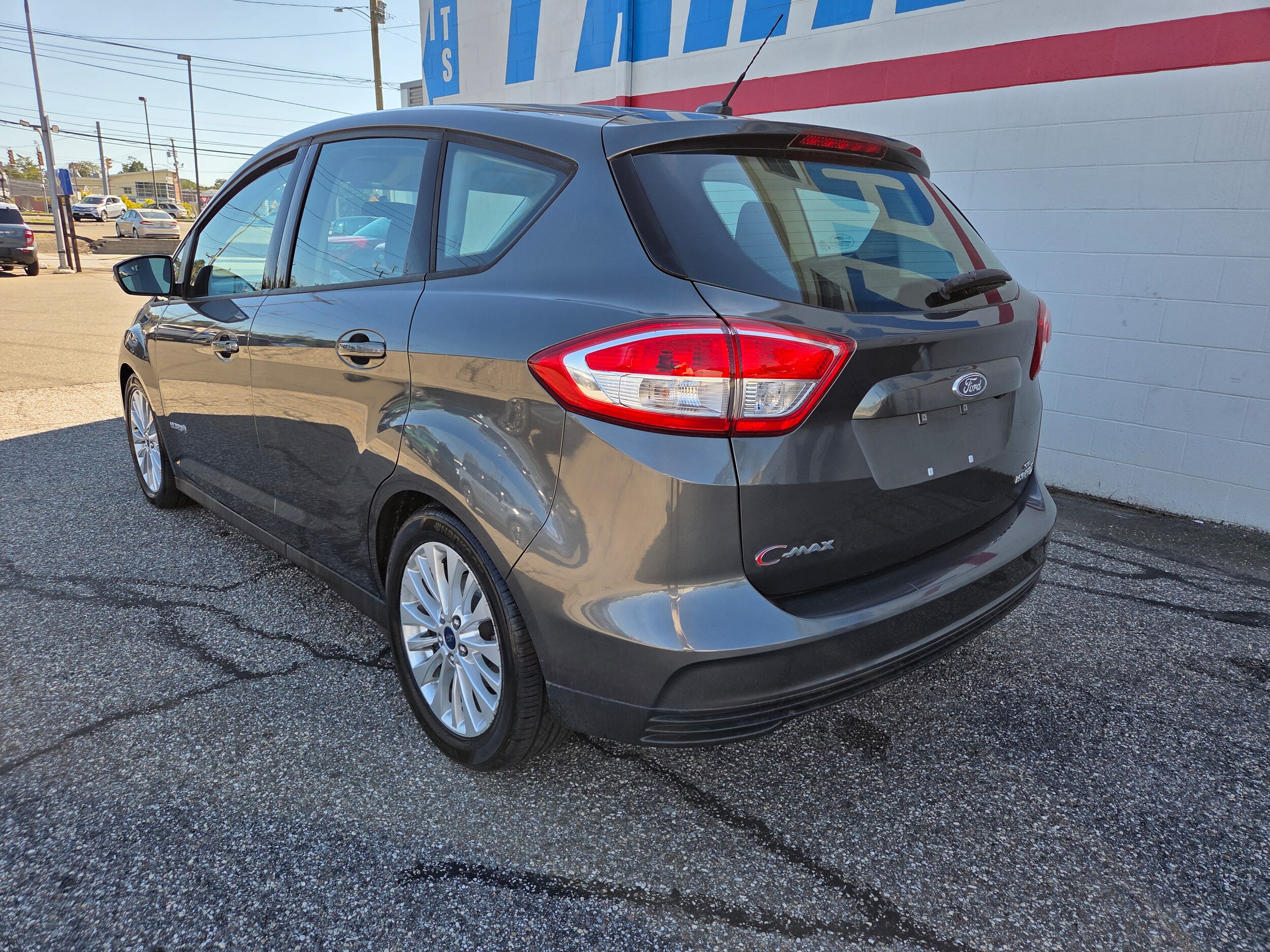 2017 Ford C-Max SE Hybrid photo 4