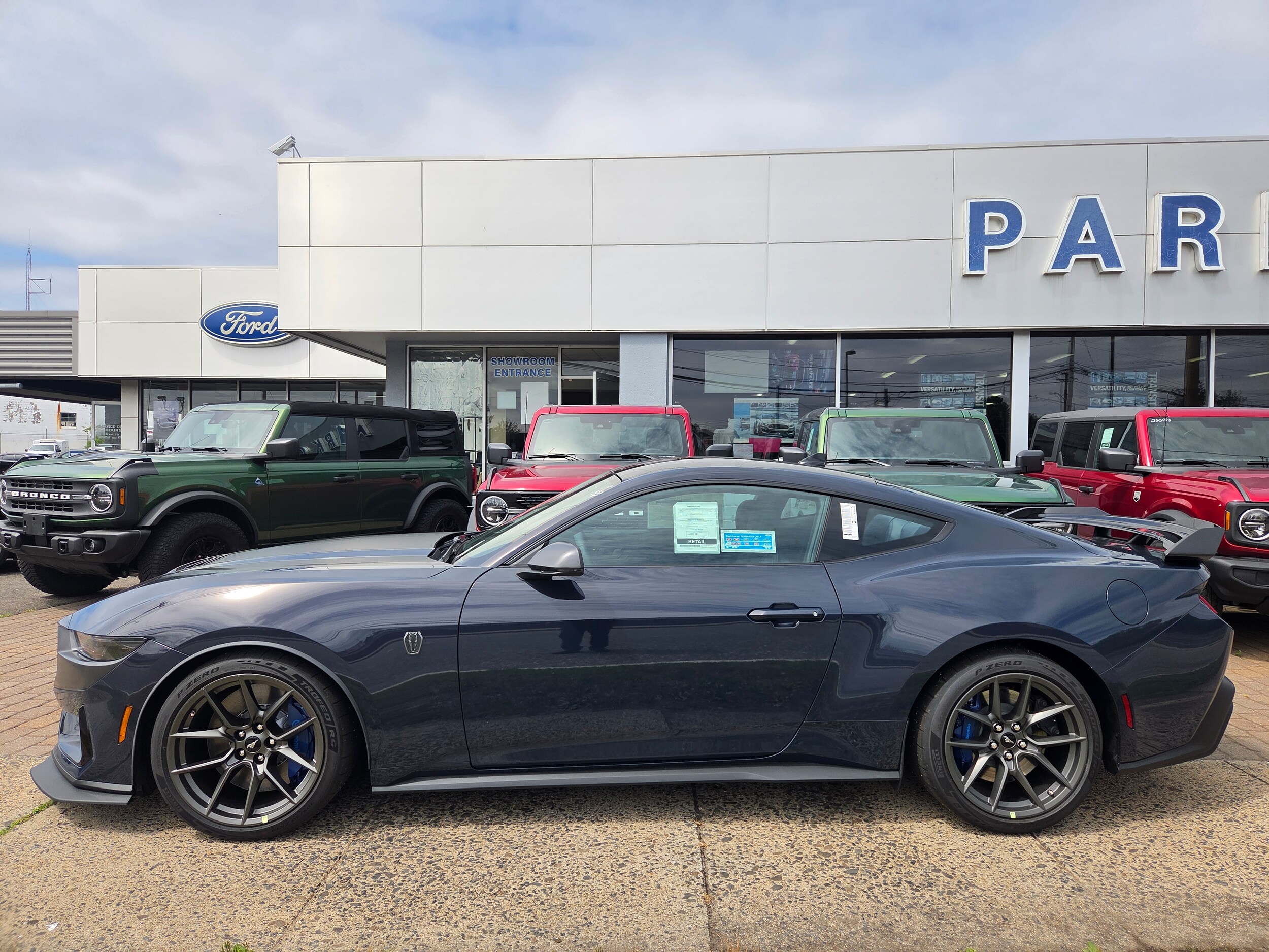 2025 Ford Mustang Dark Horse photo 2