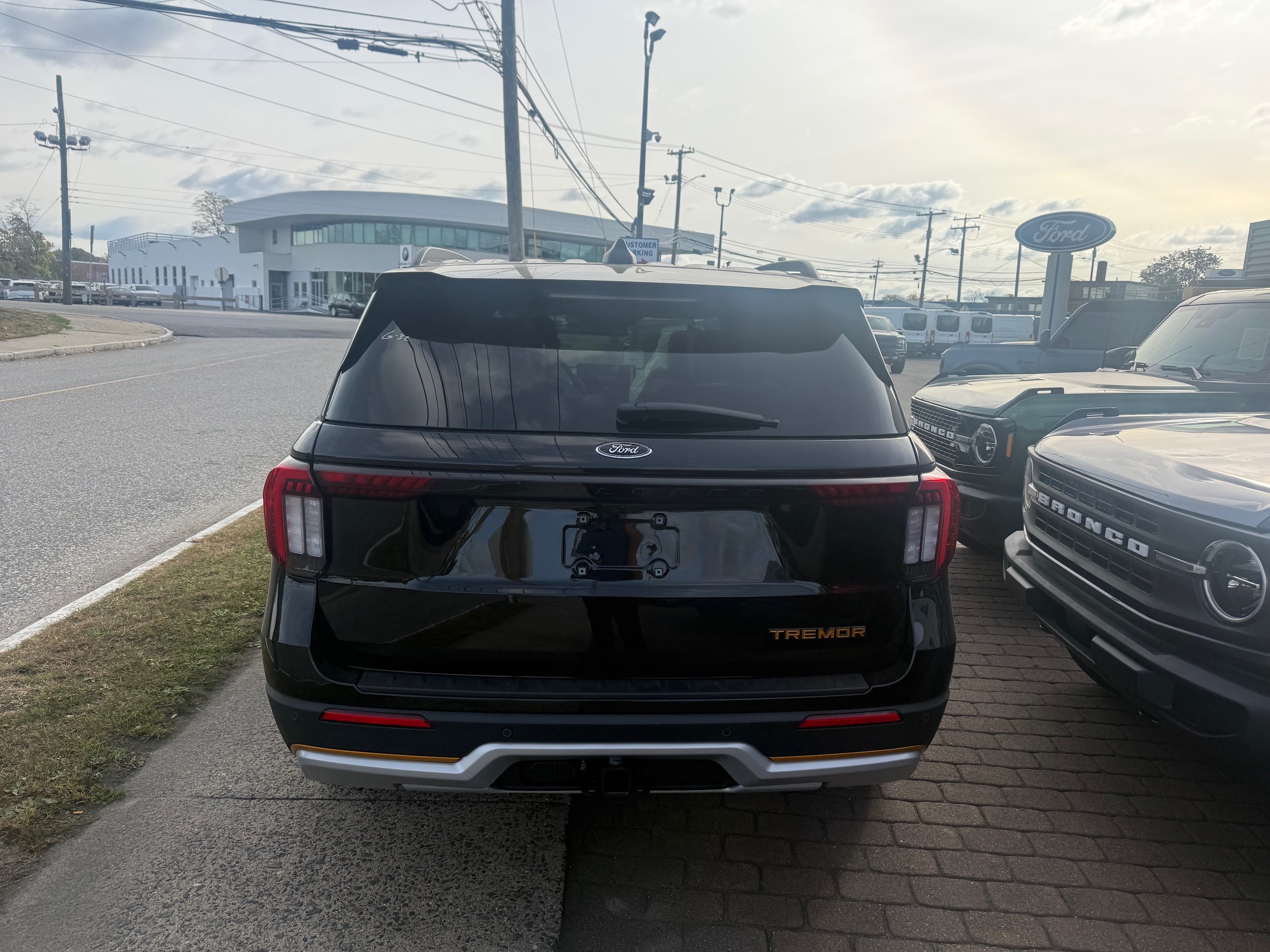 2026 Ford Explorer Tremor - Photo 4