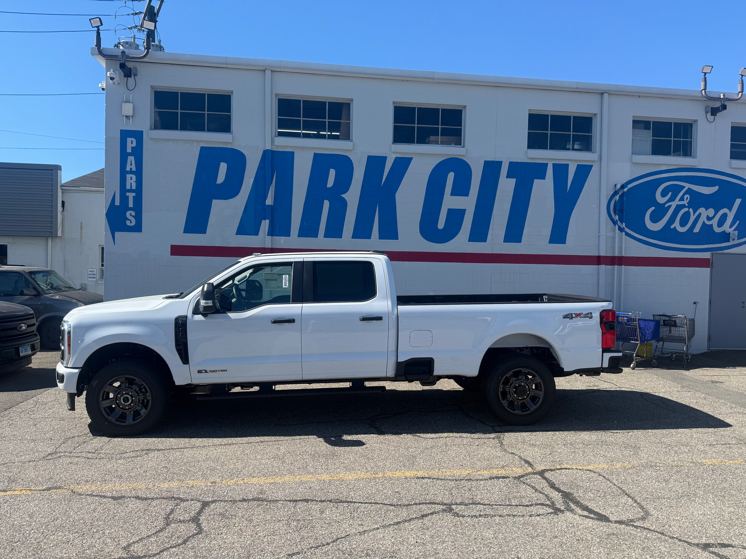 2025 Ford F-350 photo 2