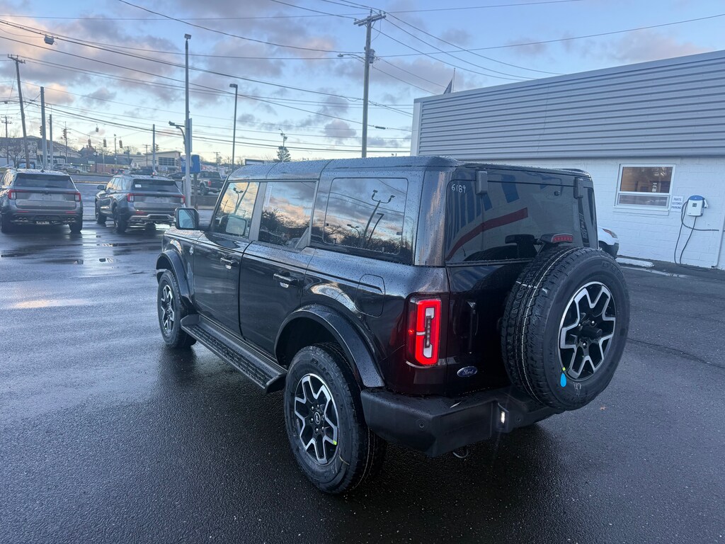 New 2025 Ford Bronco Outer Banks WAGON