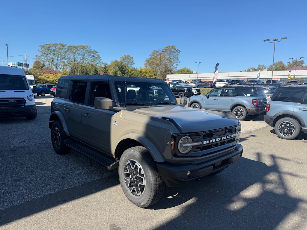 New 2025 Ford Bronco Outer Banks WAGON