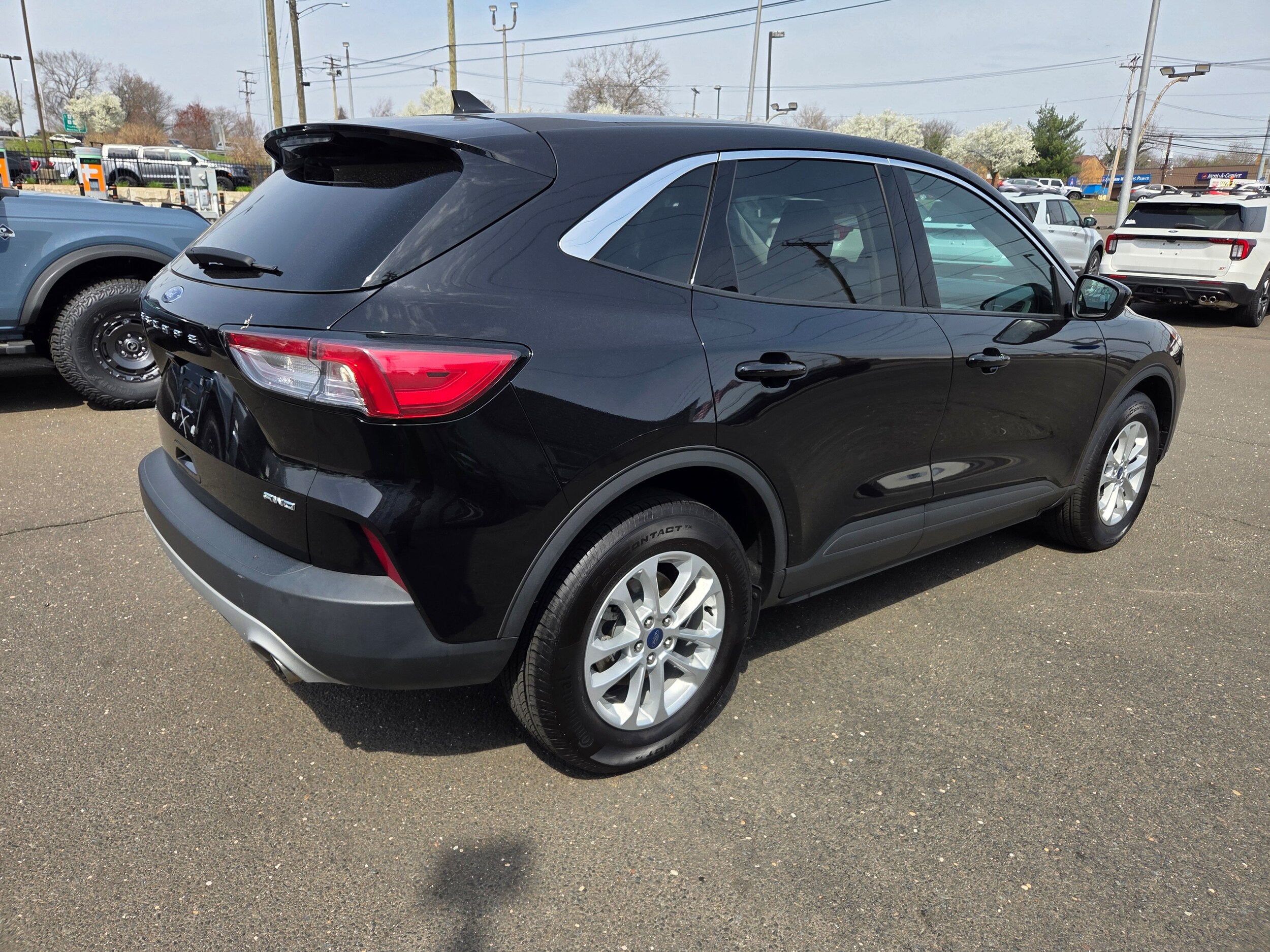 2021 Ford Escape SE photo 3