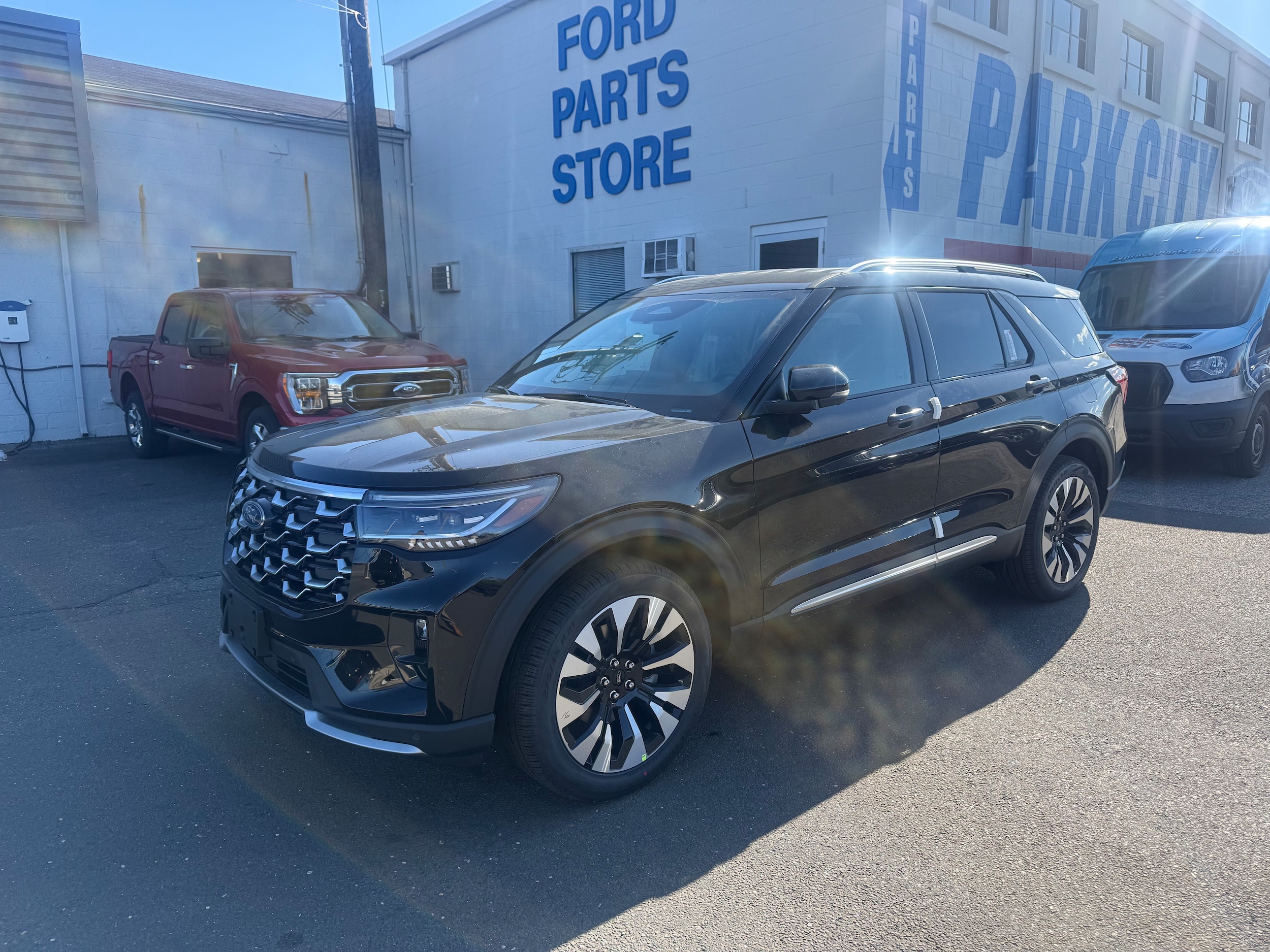 2026 Ford Explorer Platinum 4WD's photo