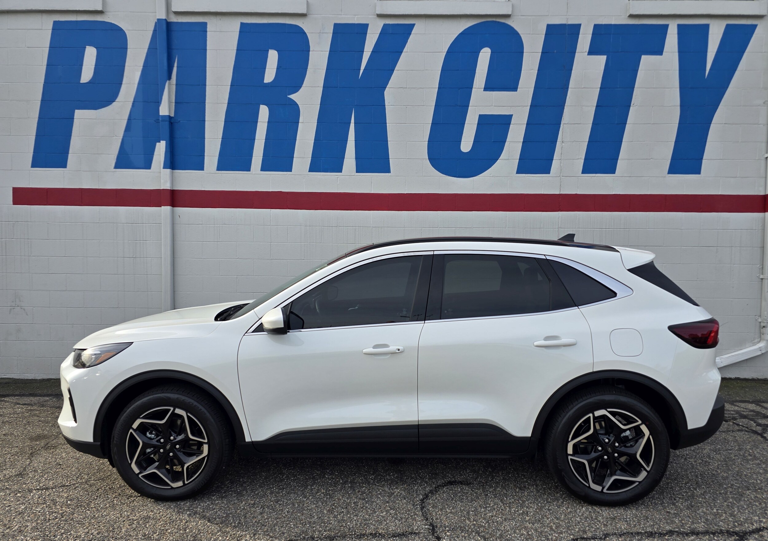 2025 Ford Escape Platinum photo 3