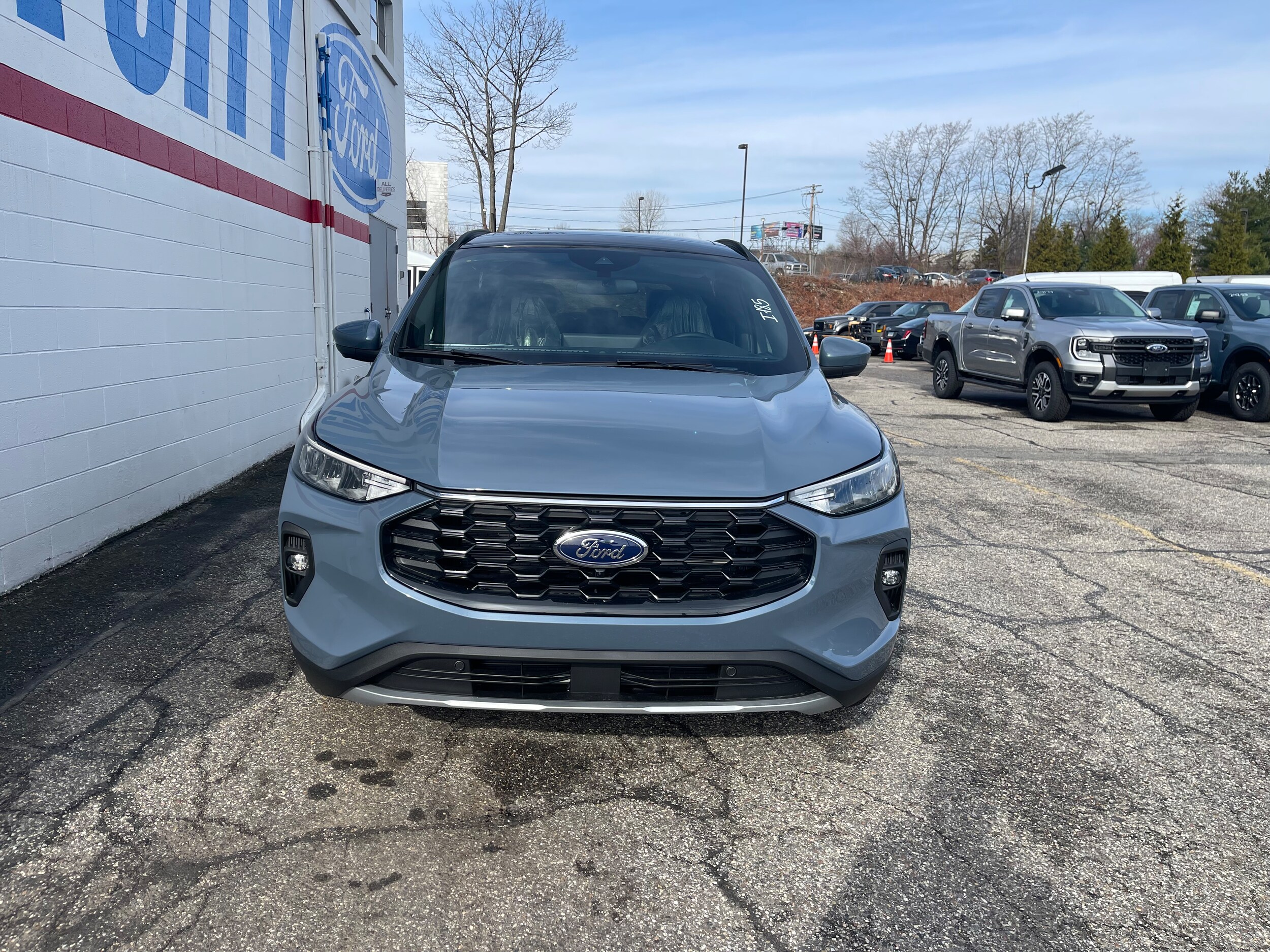2025 Ford Escape ST-Line photo 2
