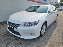 2015 LEXUS ES 300H SEDAN