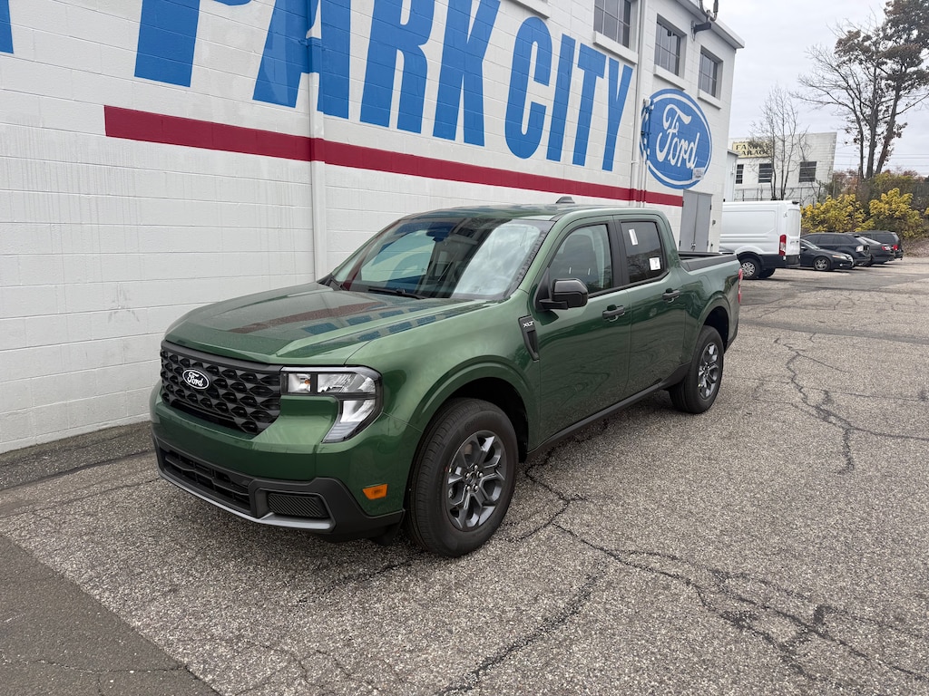 New 2025 Ford Maverick XLT PICKUP