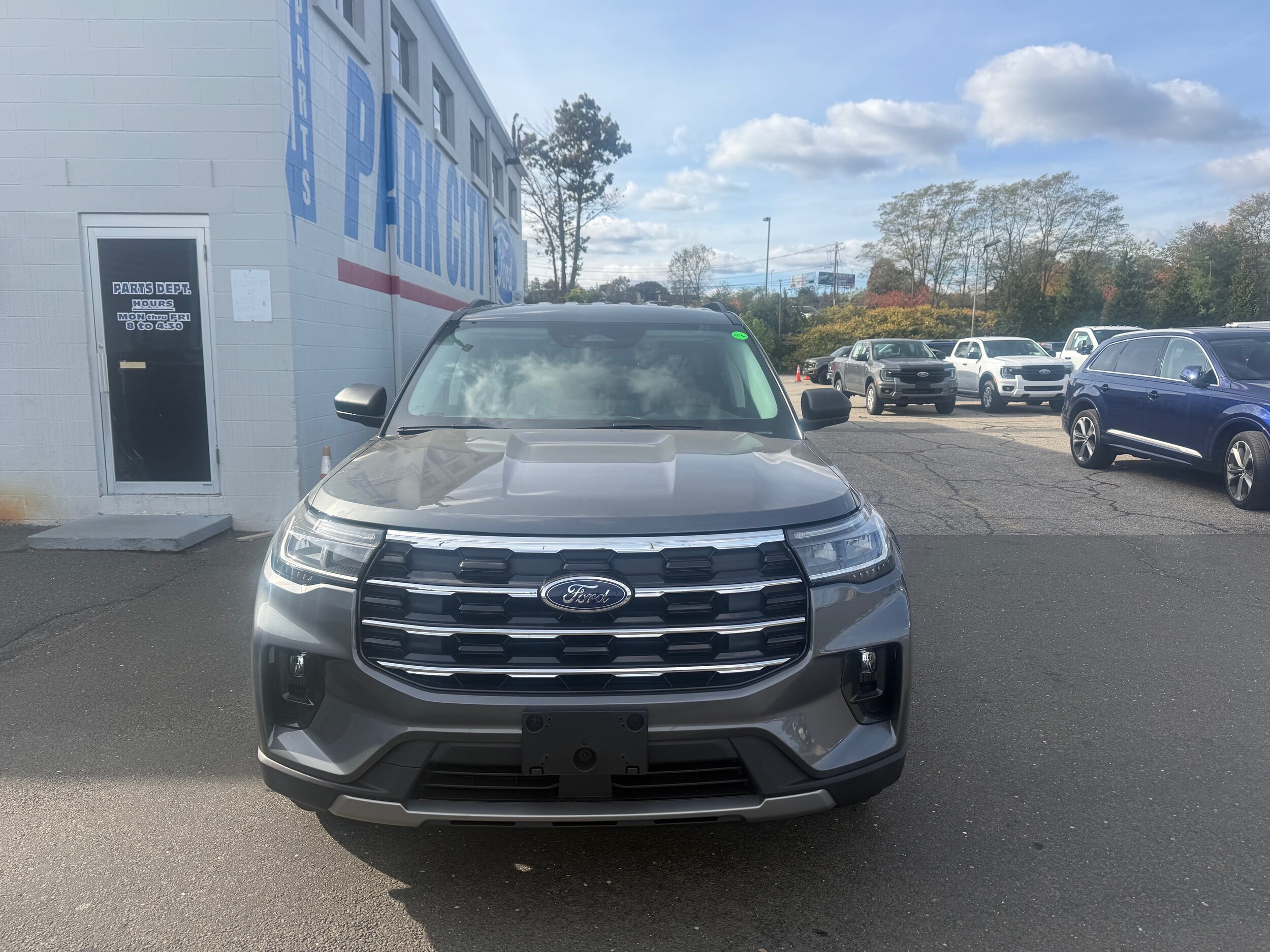 2026 Ford Explorer photo 2