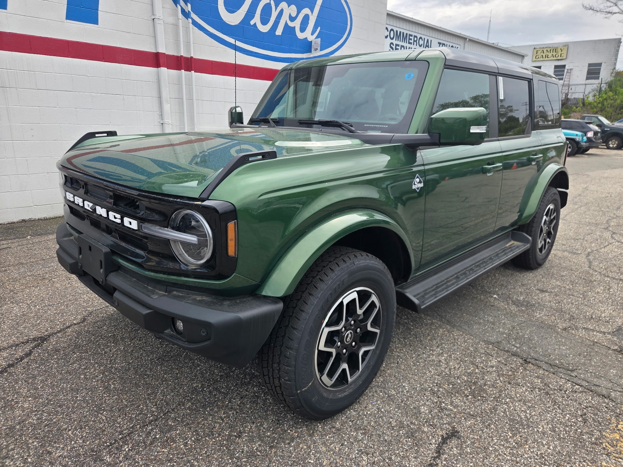2025 Ford Bronco Outer Banks 4x4's photo