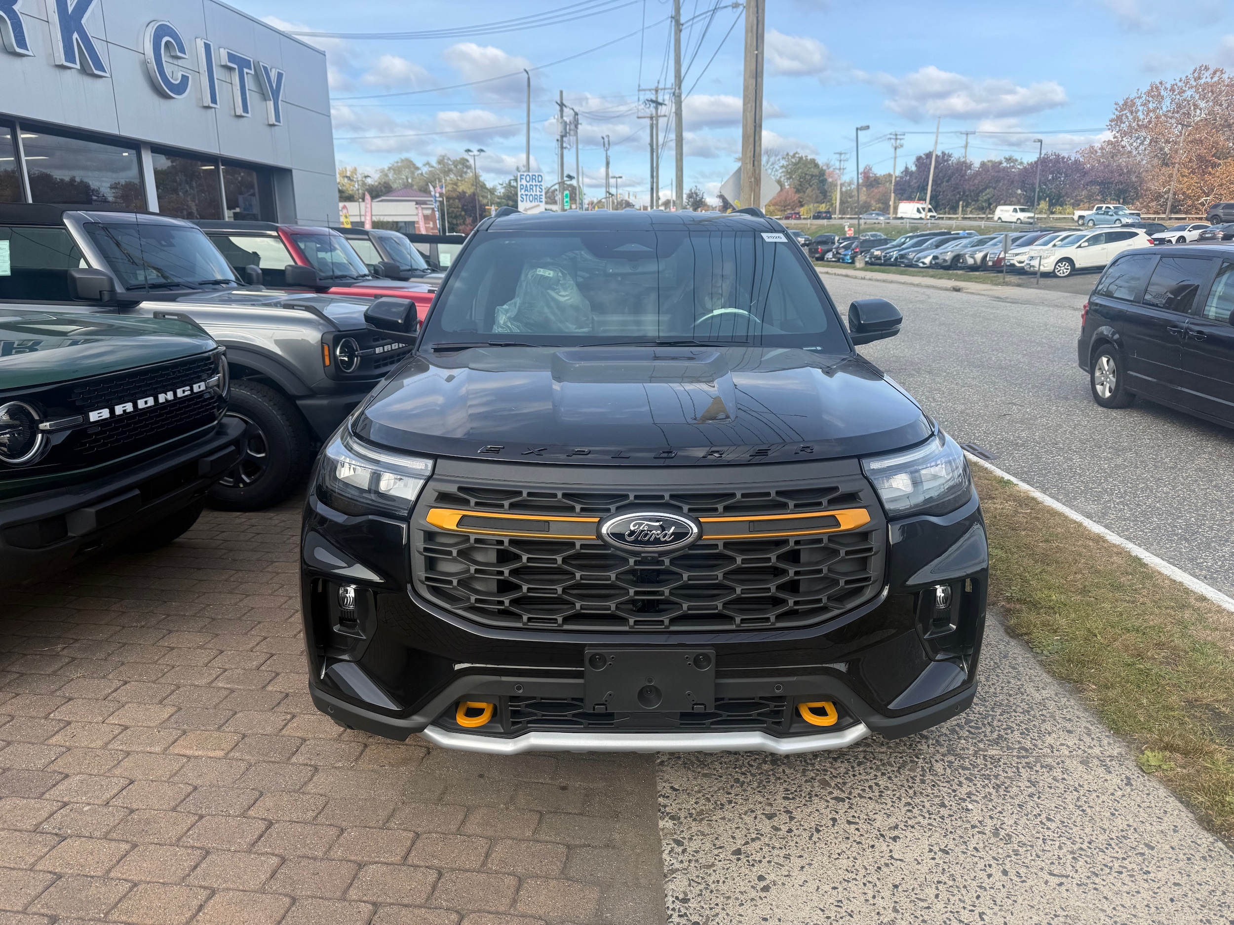 2026 Ford Explorer Tremor - Photo 2