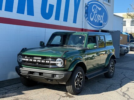 2025 Ford Bronco Outer Banks WAGON