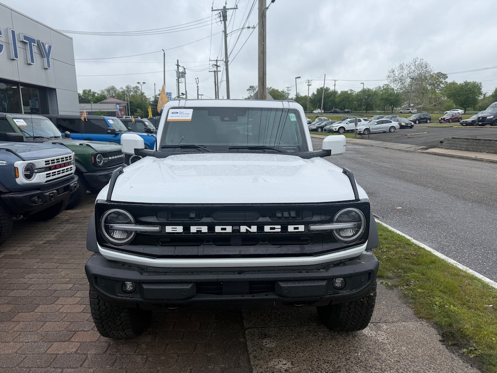 Certified 2025 Ford Bronco Outer Banks WAGON