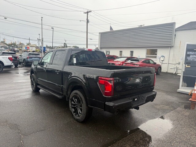 2025 Ford F-150 XLT photo 3