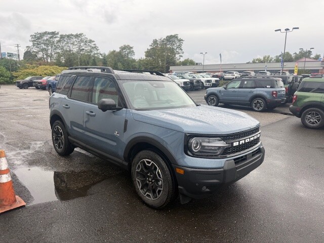 2025 Ford Bronco Sport Outer Banks photo 3
