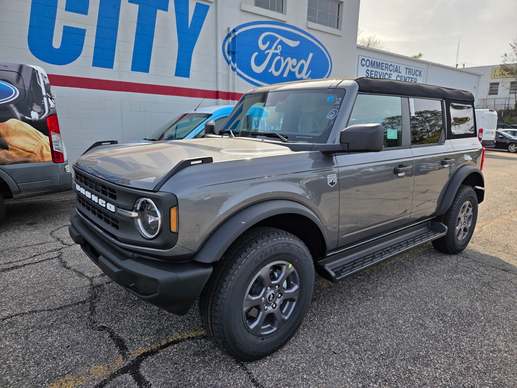 2025 Ford Bronco 4-Door Big Bend's photo
