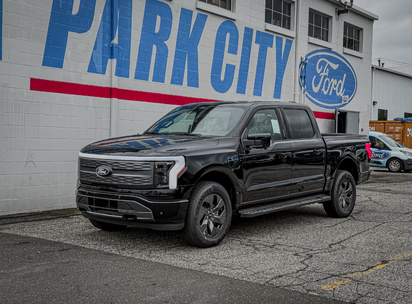2025 Ford F-150 Lightning Lariat's photo