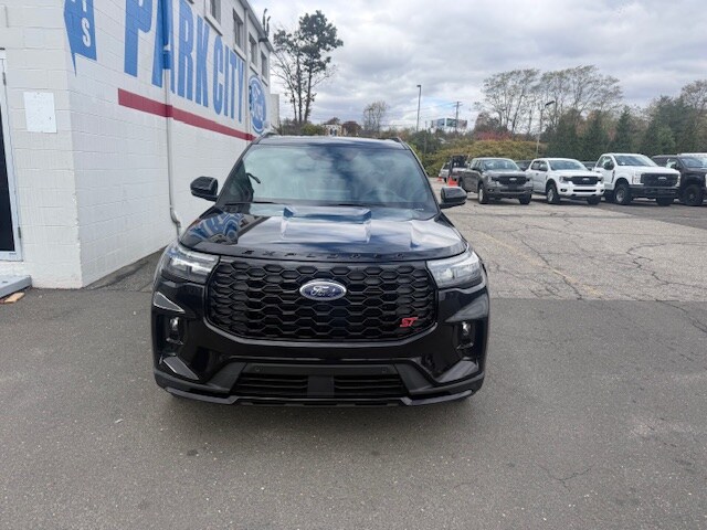 2025 Ford Explorer ST photo 3
