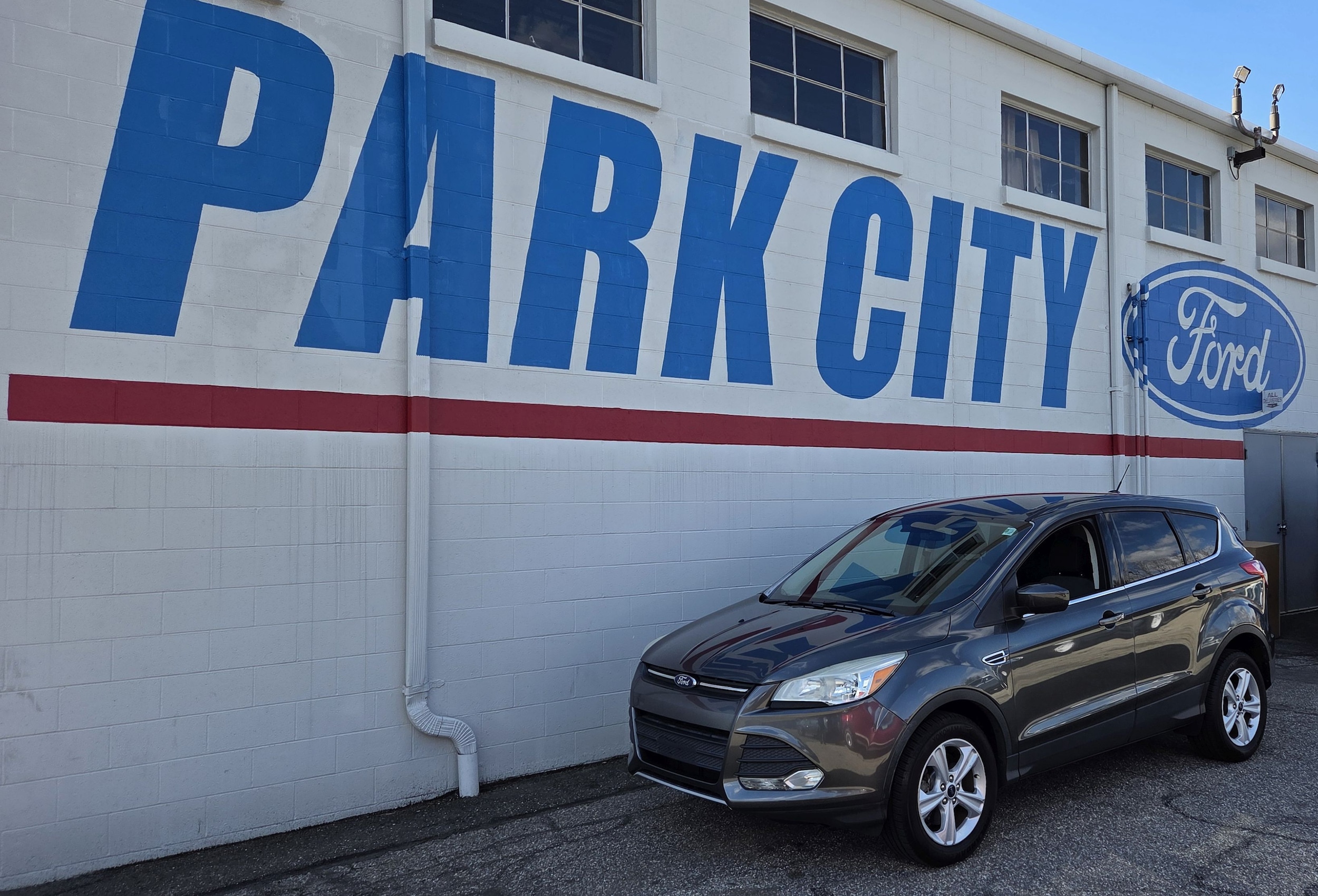 Used 2016 Ford Escape SE with VIN 1FMCU9GX1GUC17399 for sale in Bridgeport, CT