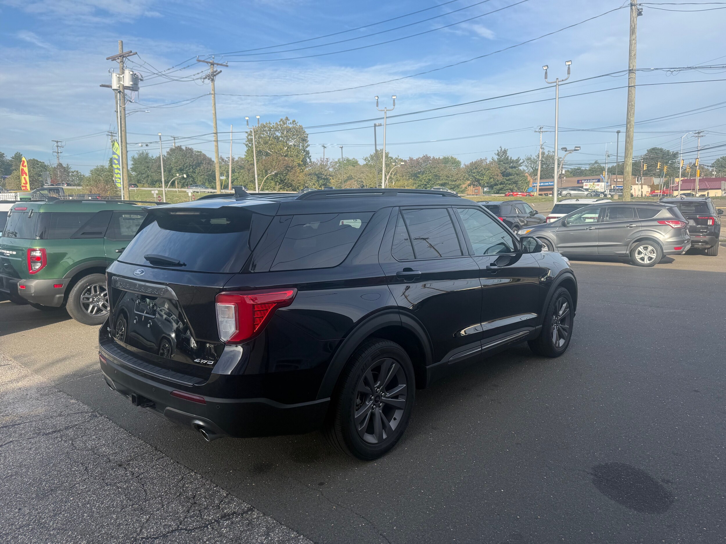 2022 Ford Explorer XLT photo 2