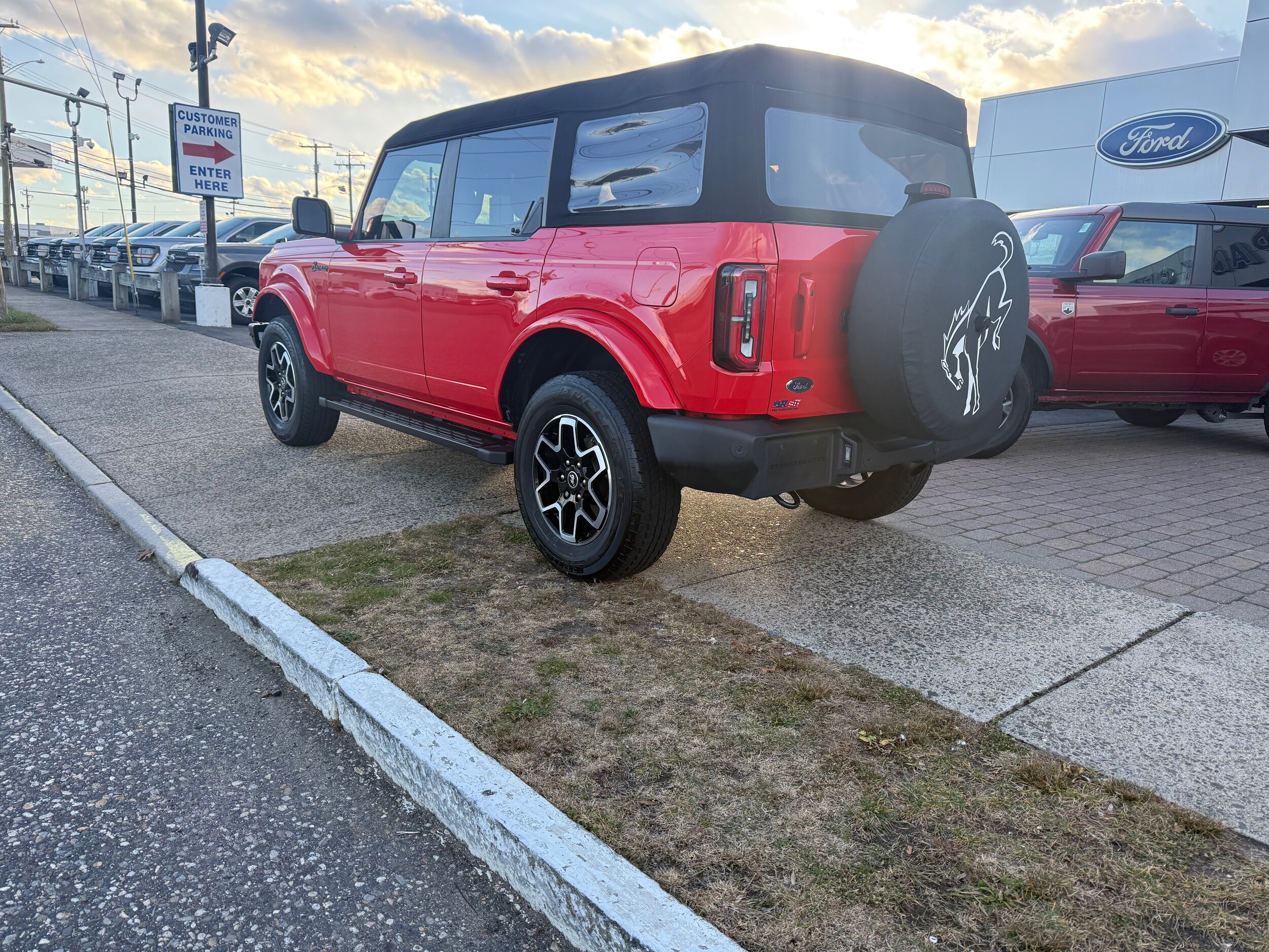 2023 Ford Bronco Base Big Bend Black Diamond Outer Banks Badlands Wildtrak Everglades photo 2