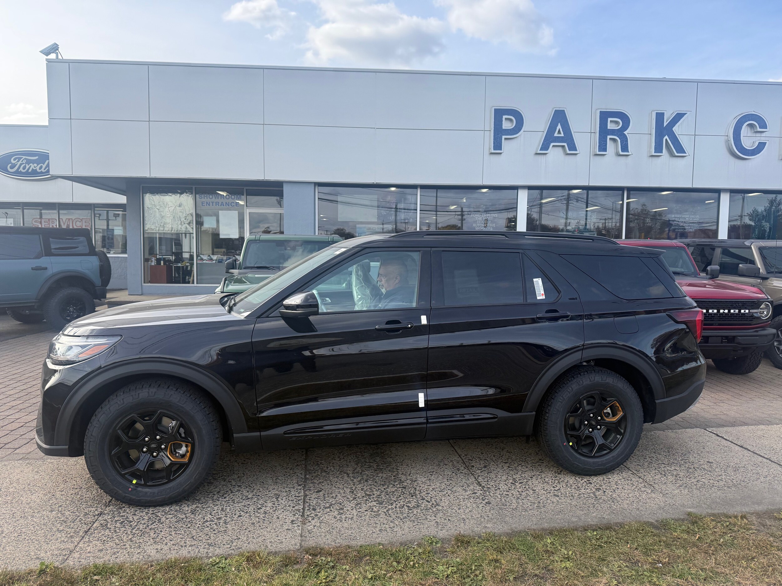 2026 Ford Explorer Tremor - Photo 3