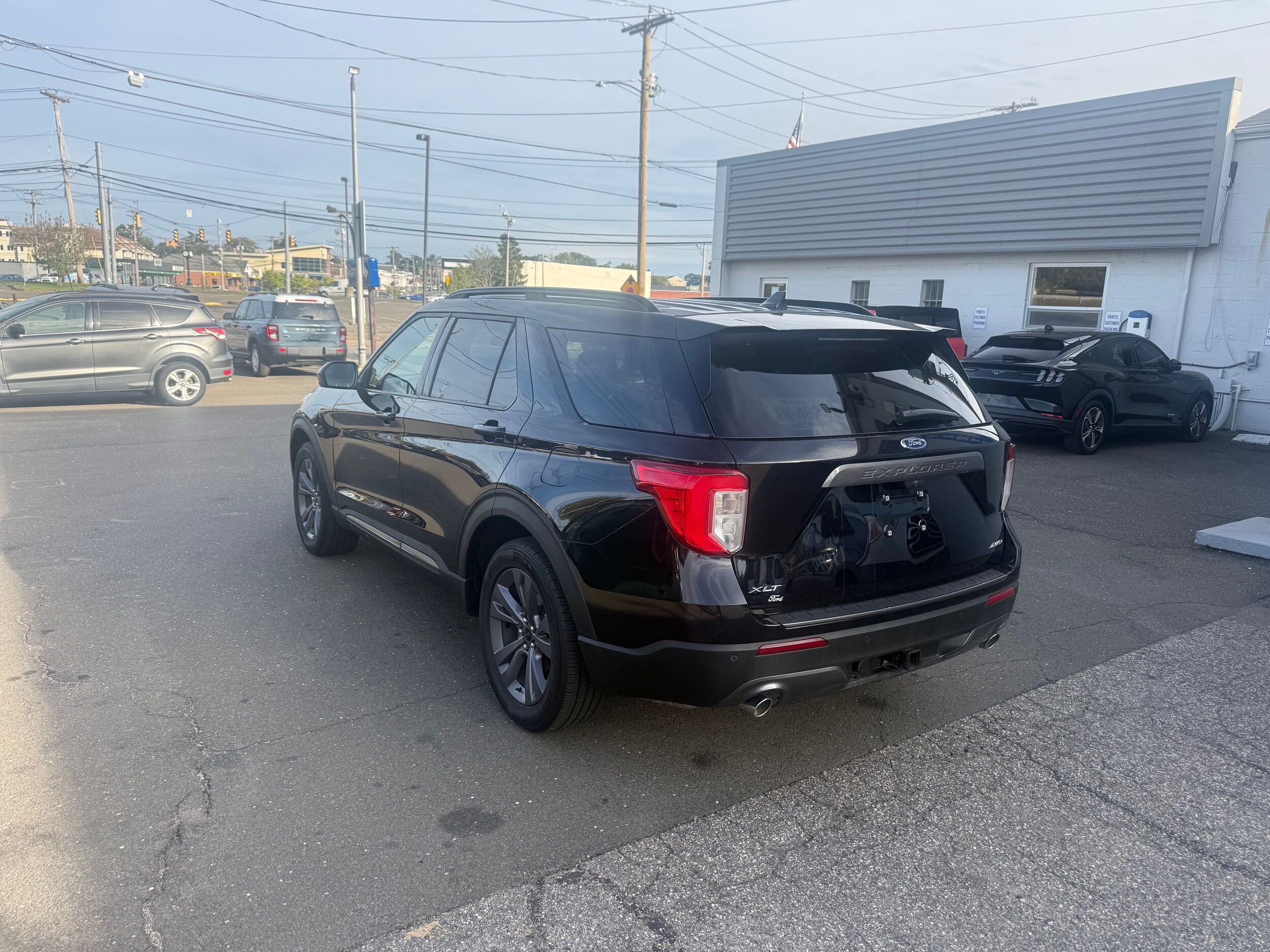 2022 Ford Explorer XLT photo 3