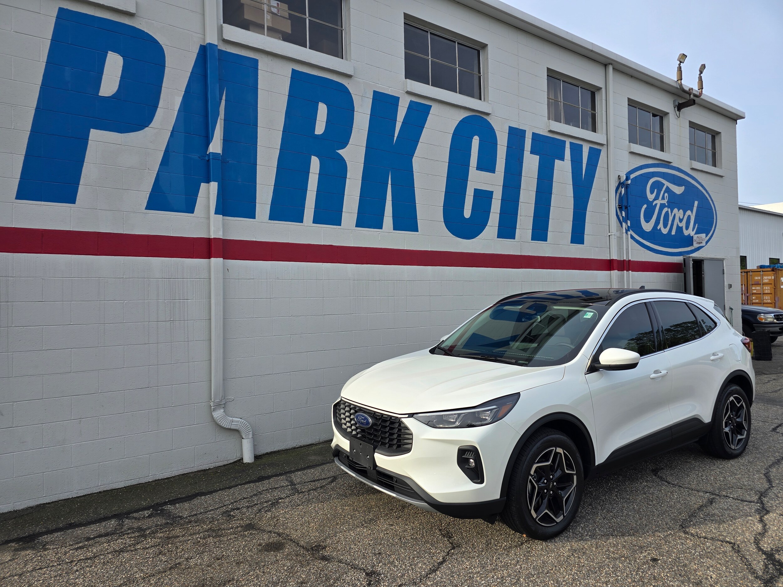 2025 Ford Escape Platinum photo 2