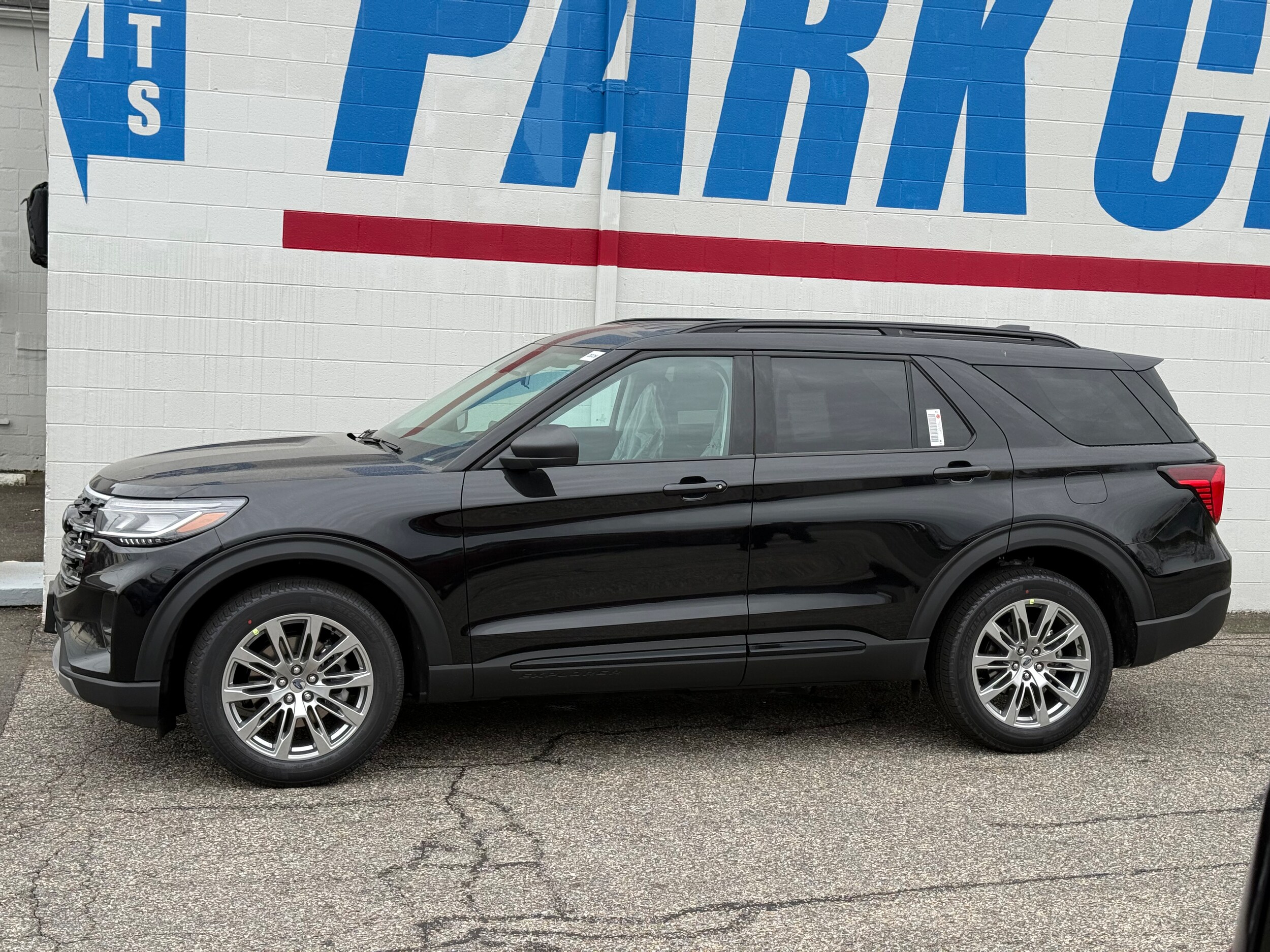 2026 Ford Explorer photo 3