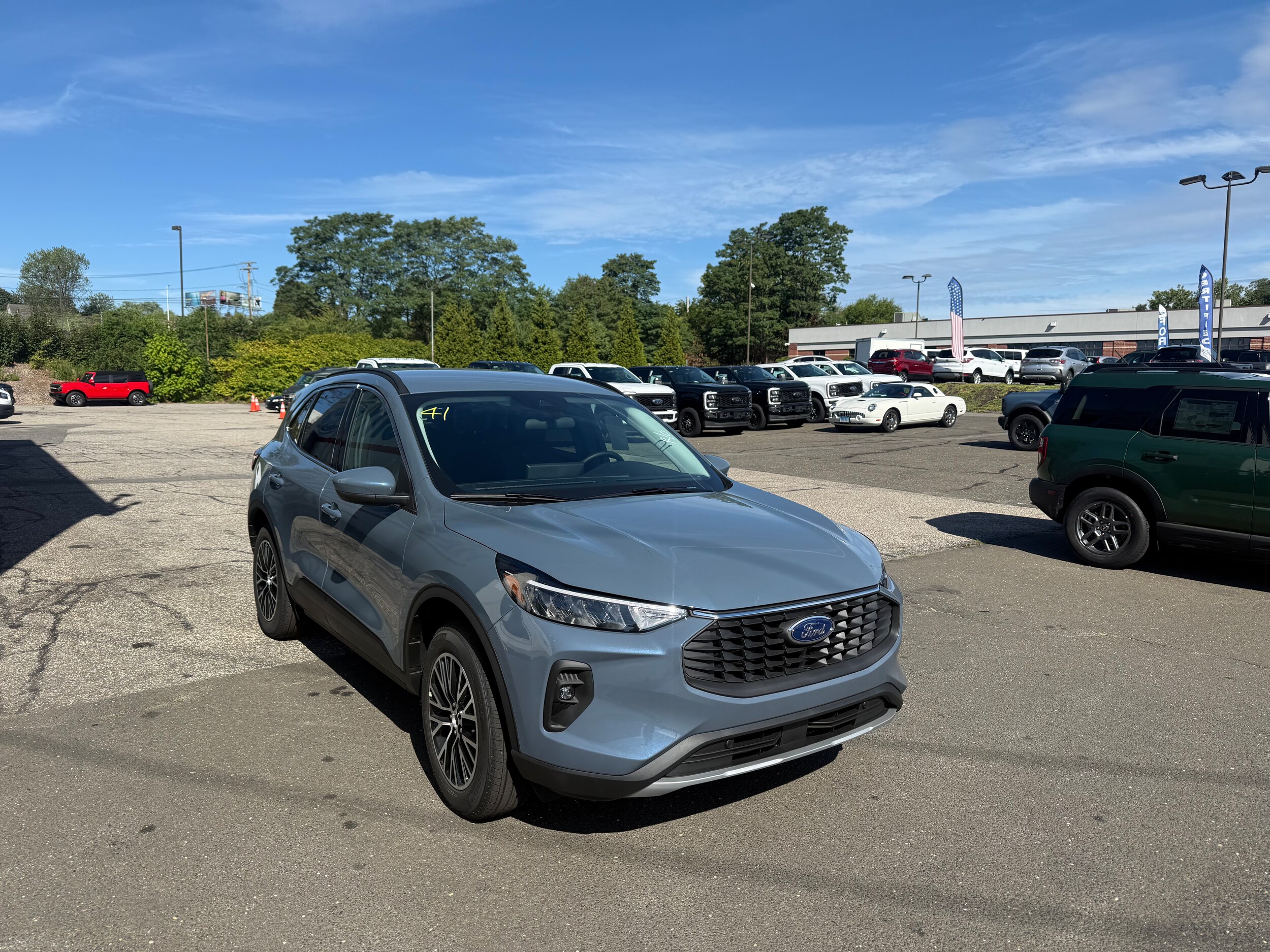 2025 Ford Escape Plug-In Hybrid photo 3