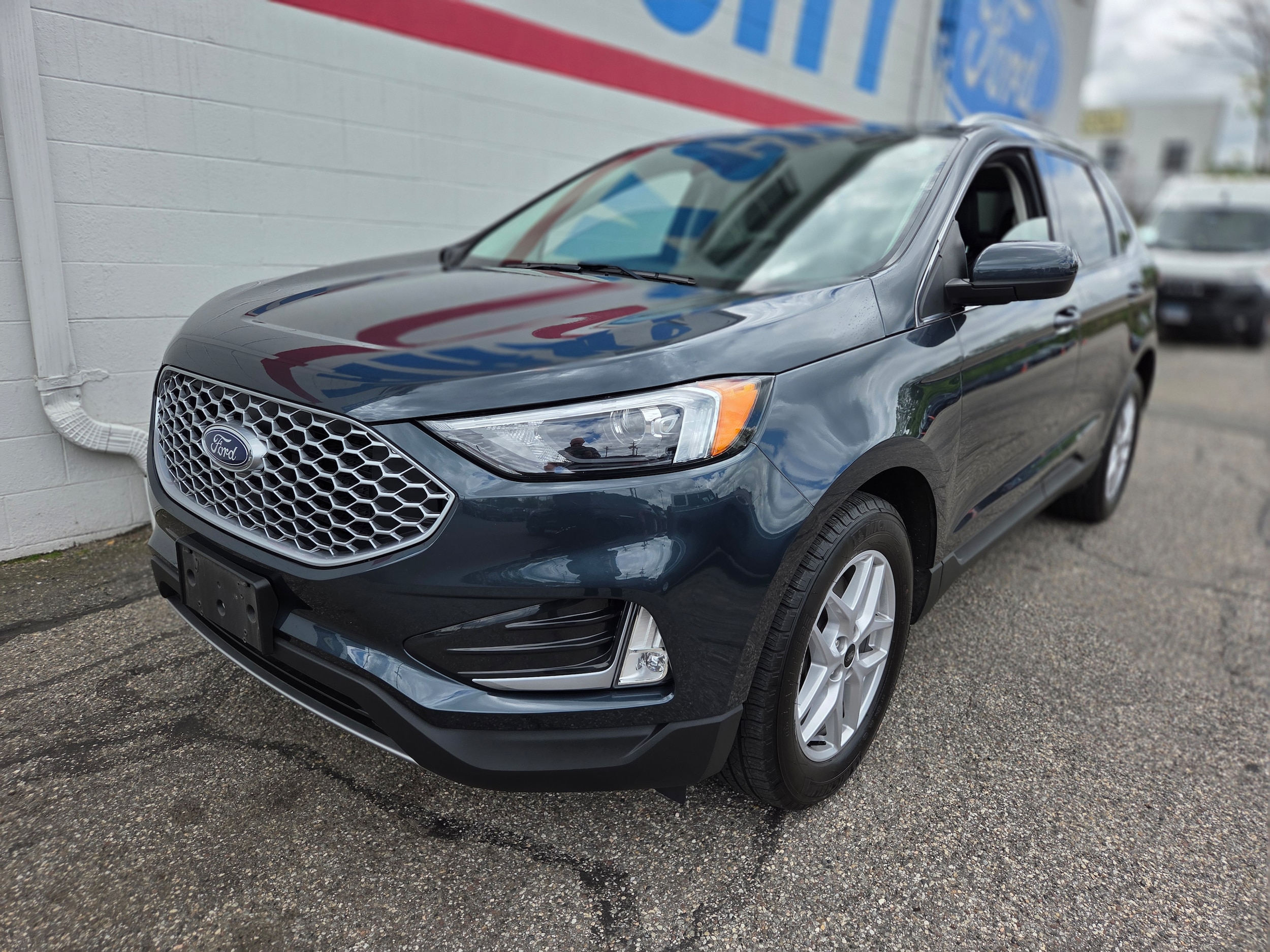 2023 Ford Edge SEL AWD's photo