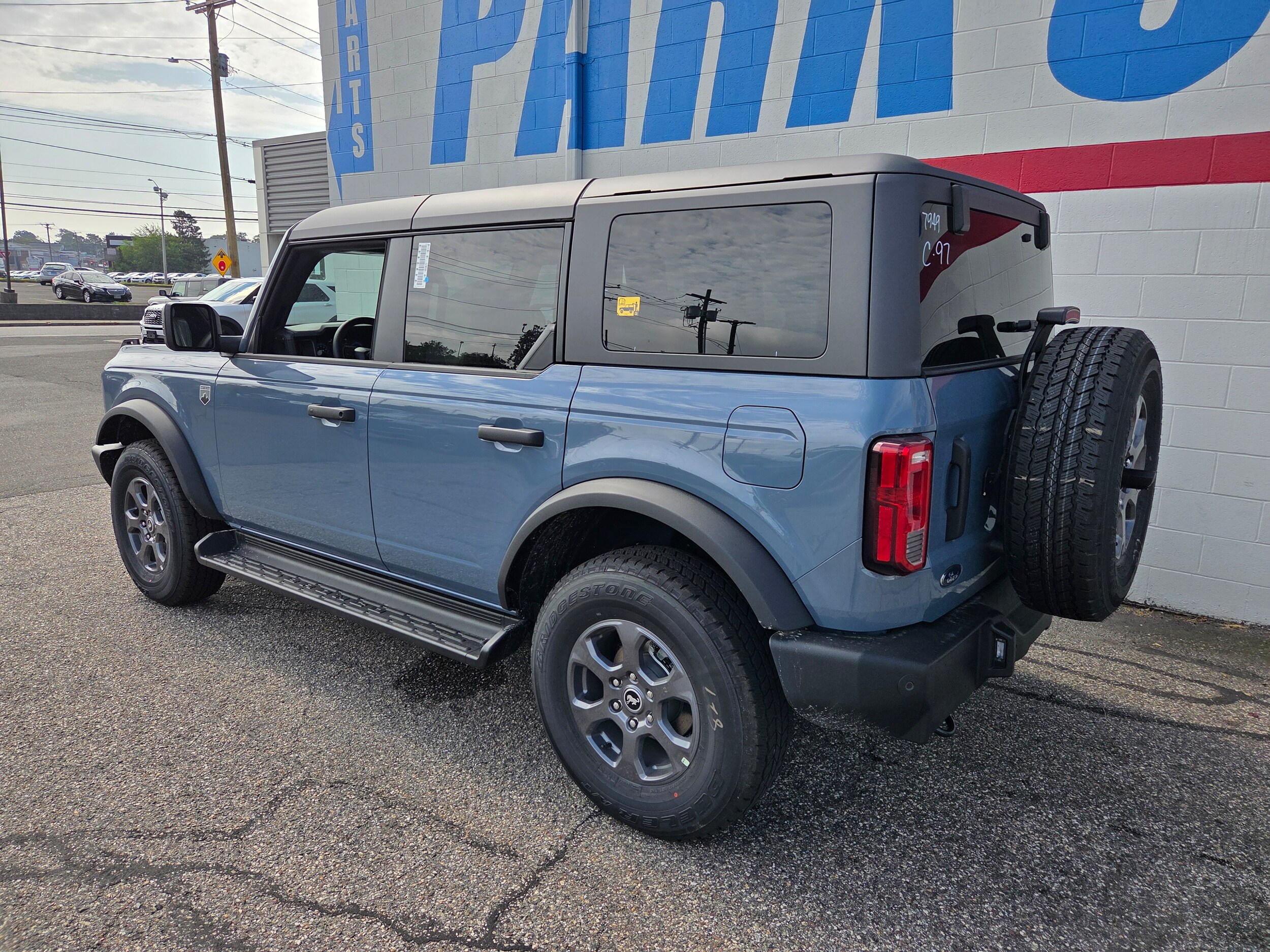 2025 Ford Bronco Big Bend photo 2
