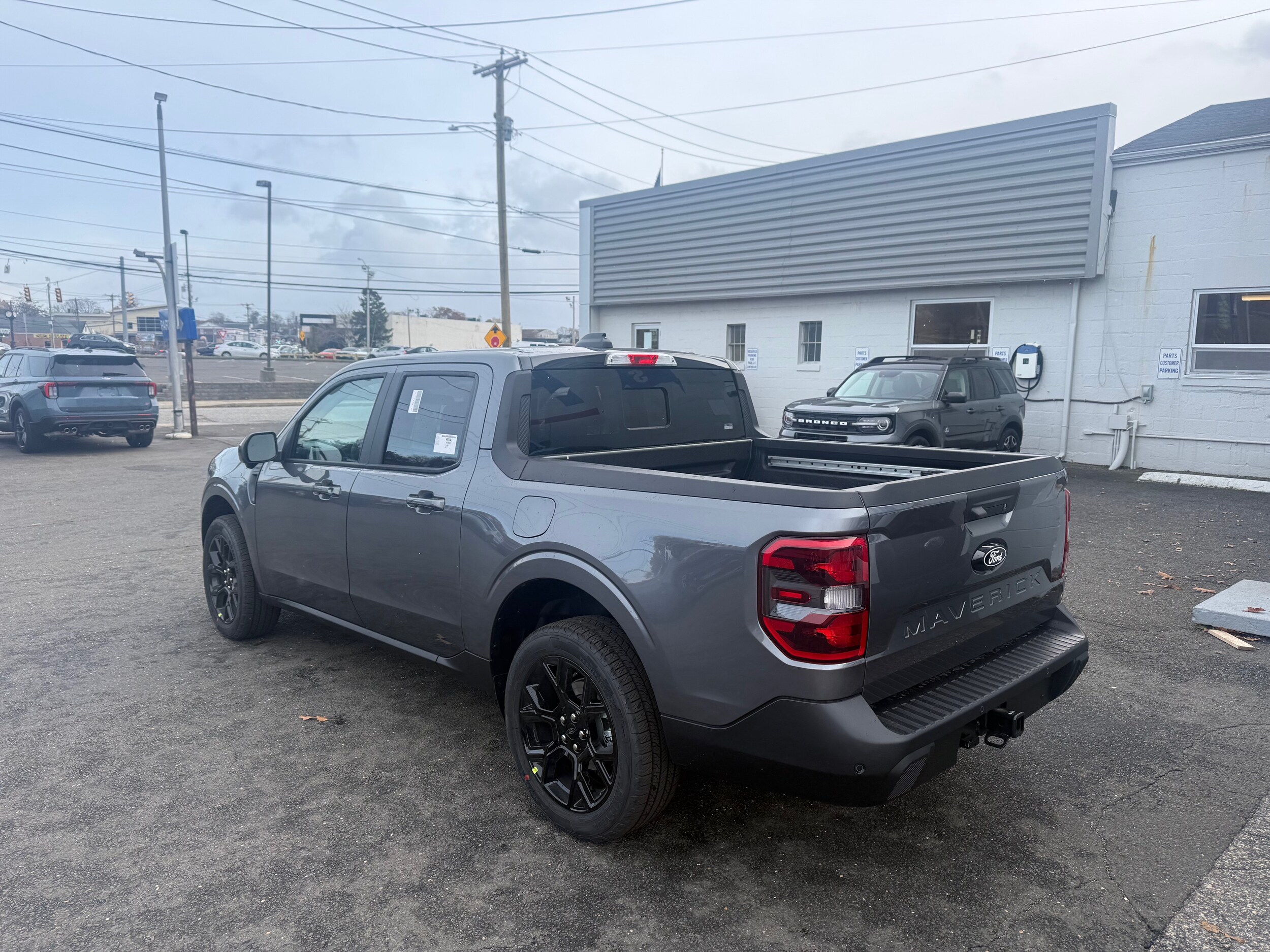 2025 Ford Maverick Lariat photo 2