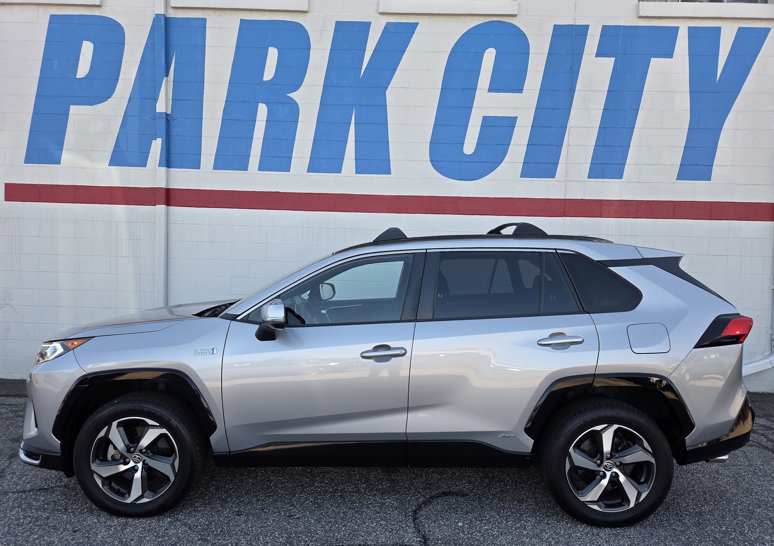 2021 Toyota RAV4 Prime XLE Premium photo 3