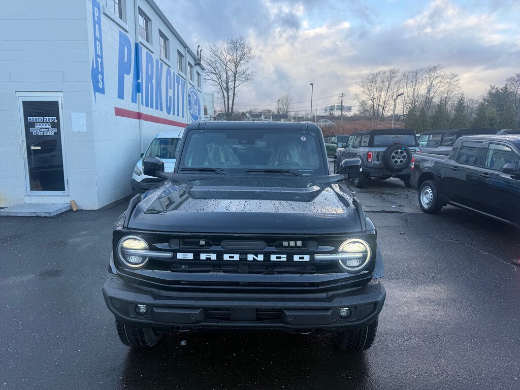 New 2025 Ford Bronco Outer Banks WAGON