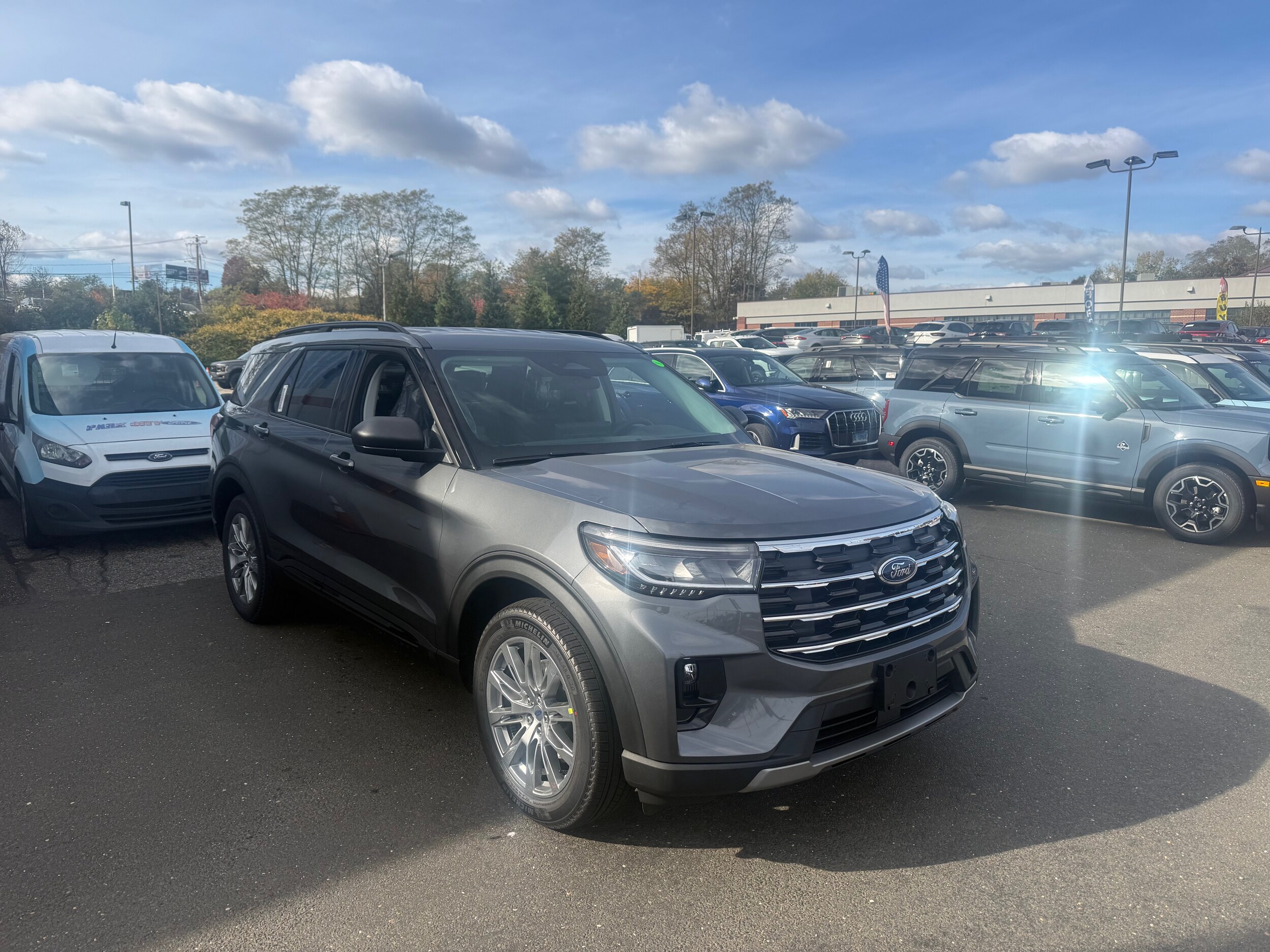 2026 Ford Explorer photo 4