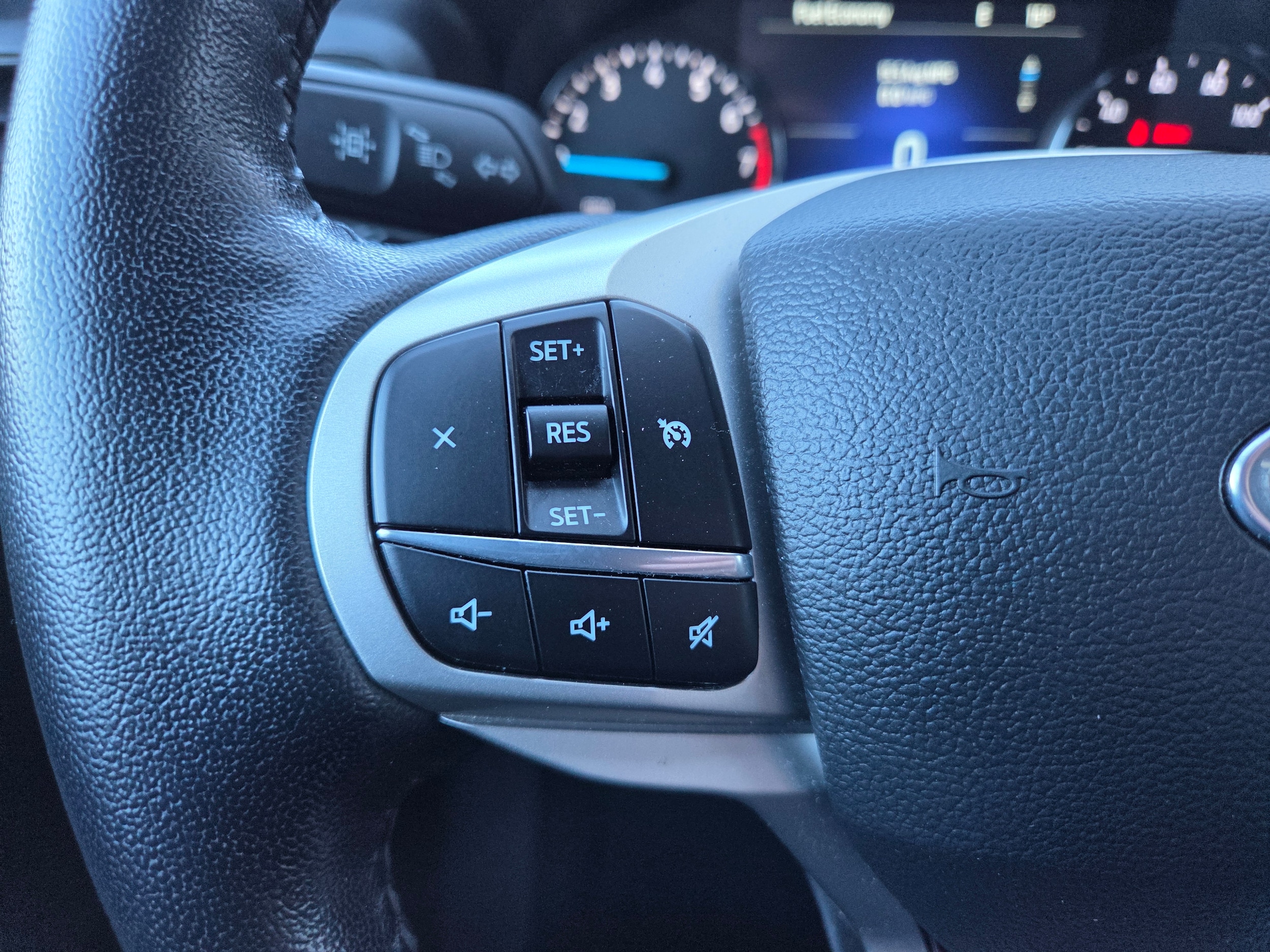 2022 Ford Explorer XLT - Photo 18