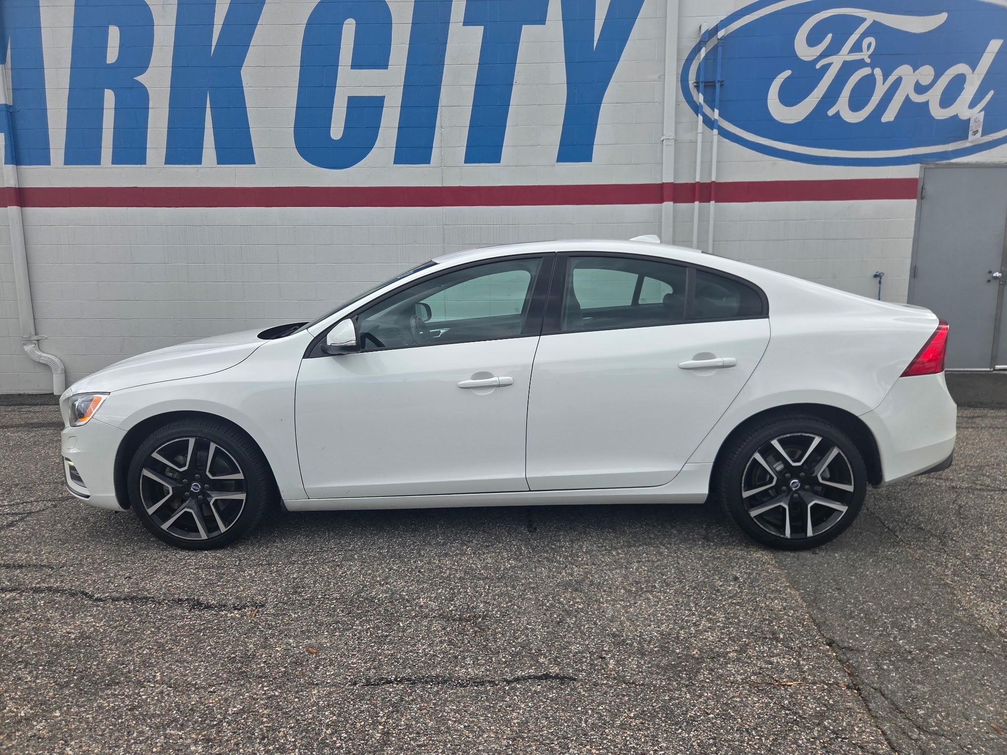 Used 2017 Volvo S60 T5 Dynamic with VIN YV140MTL6H2429264 for sale in Bridgeport, CT
