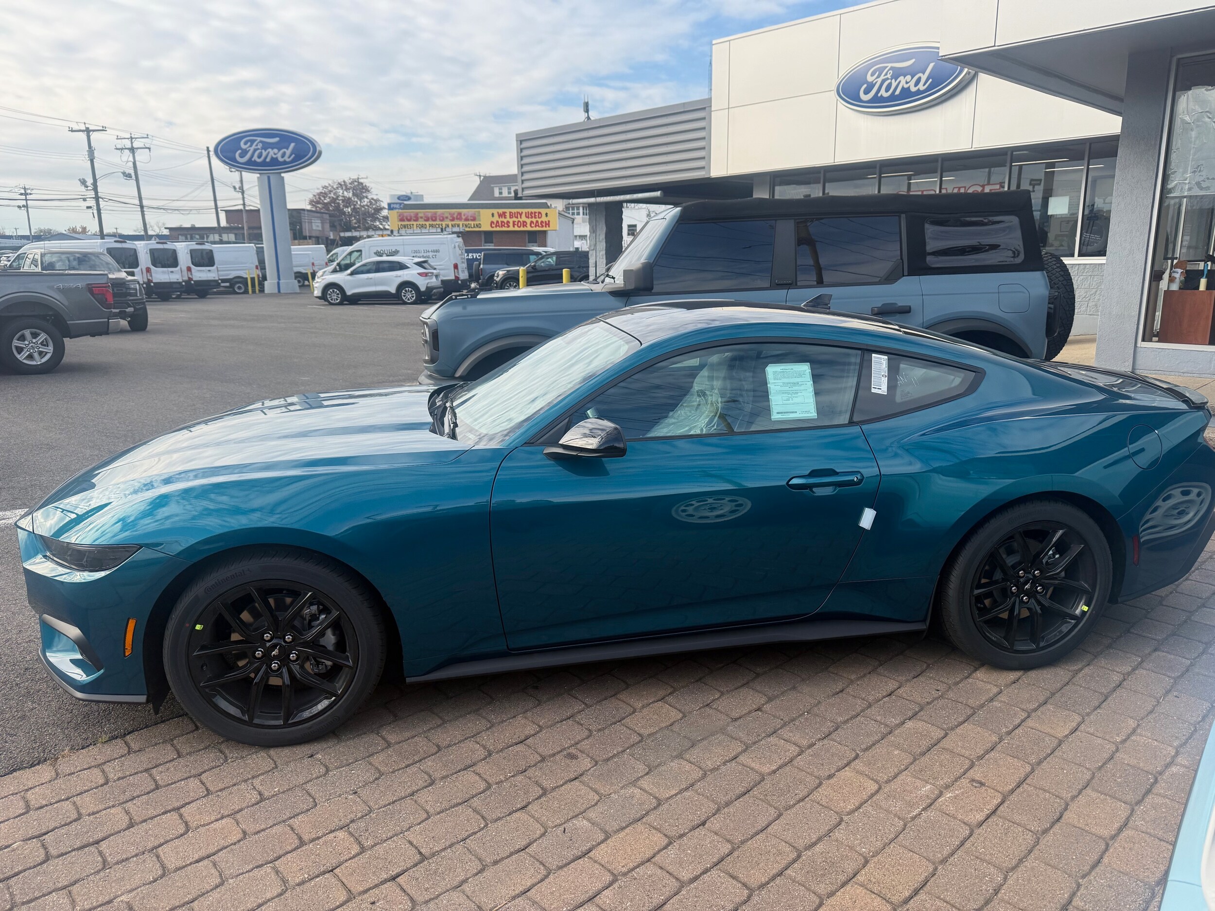 2026 Ford Mustang EcoBoost Premium photo 4