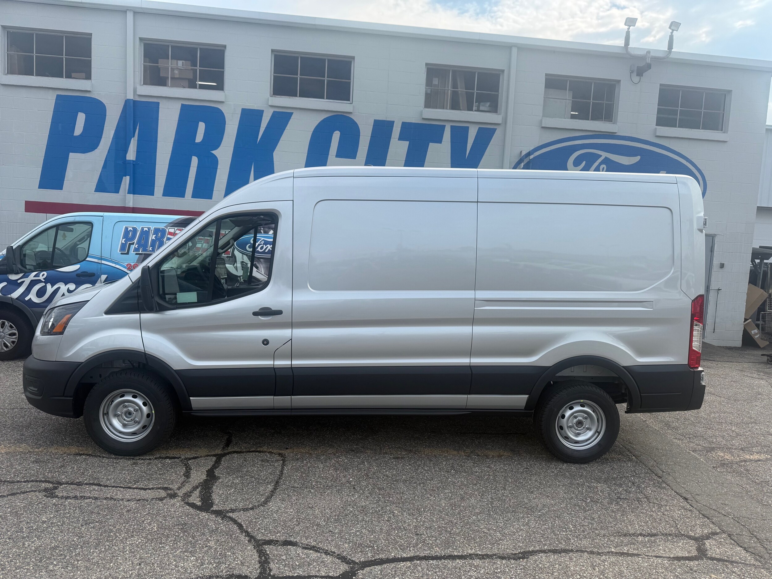 2025 Ford Transit Van Cargo photo 3