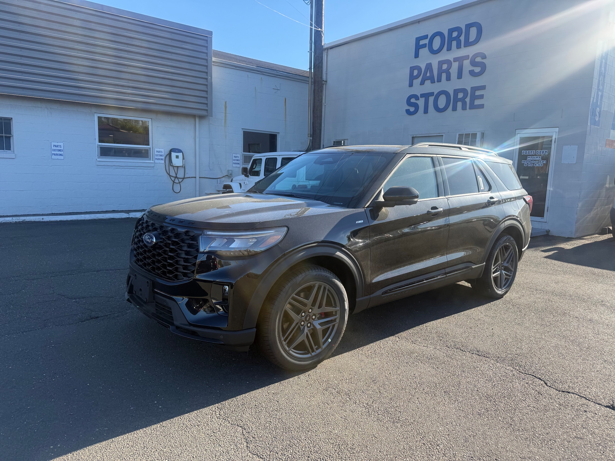 2026 Ford Explorer ST-LINE 4WD's photo