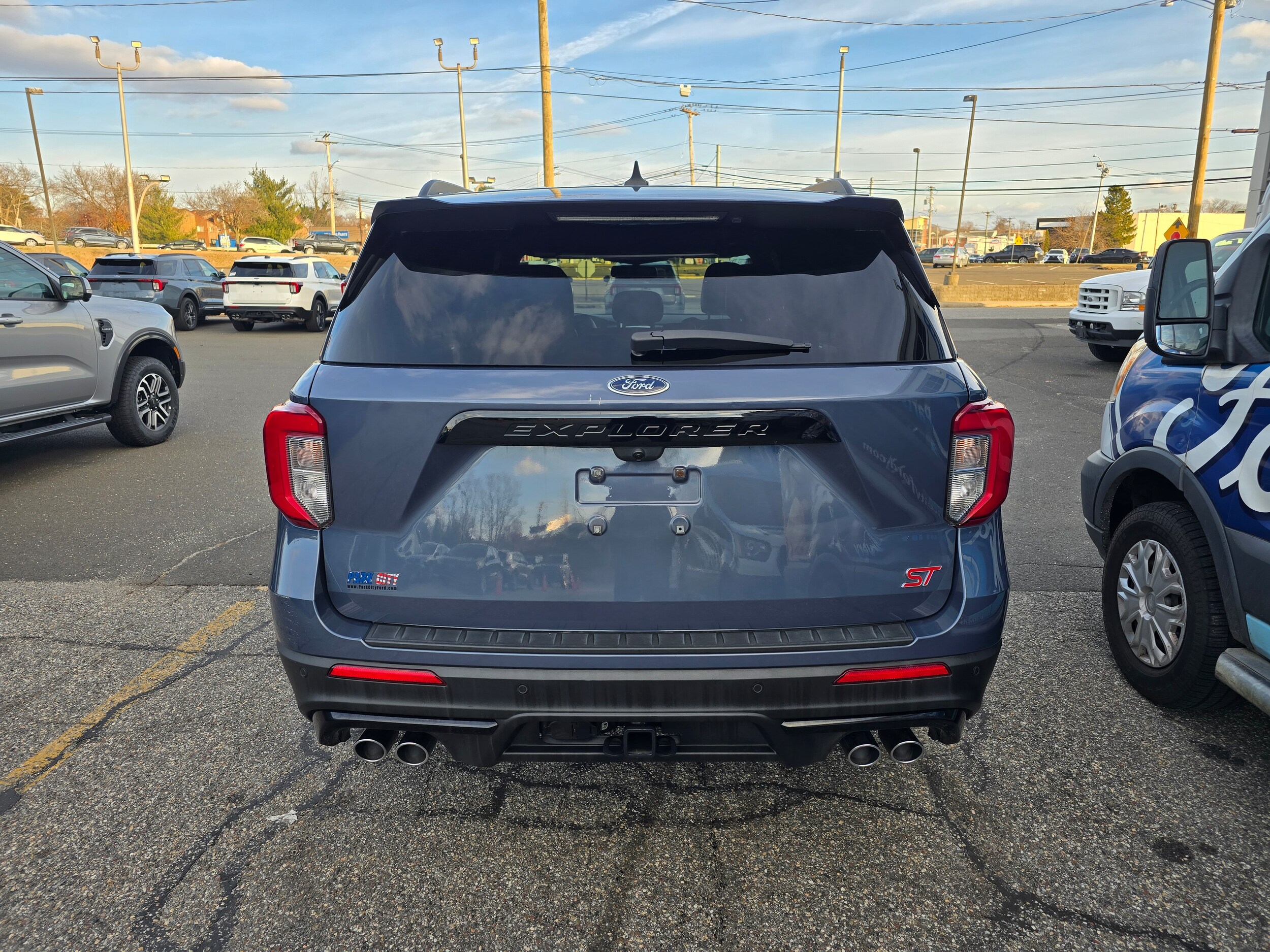 2021 Ford Explorer ST photo 3