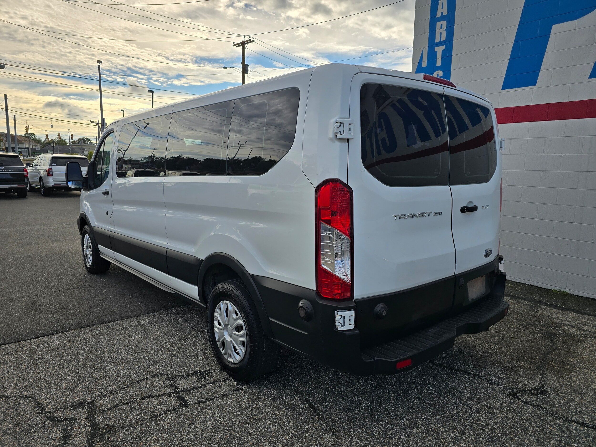 2019 Ford Transit XL photo 3