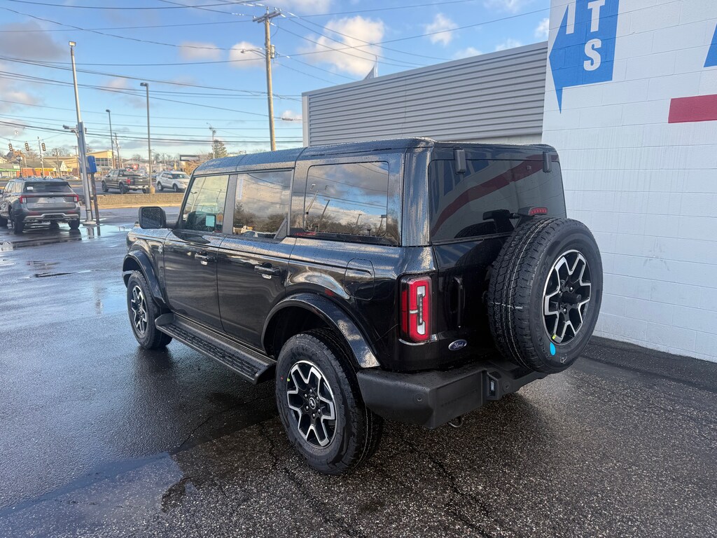 New 2025 Ford Bronco Outer Banks WAGON