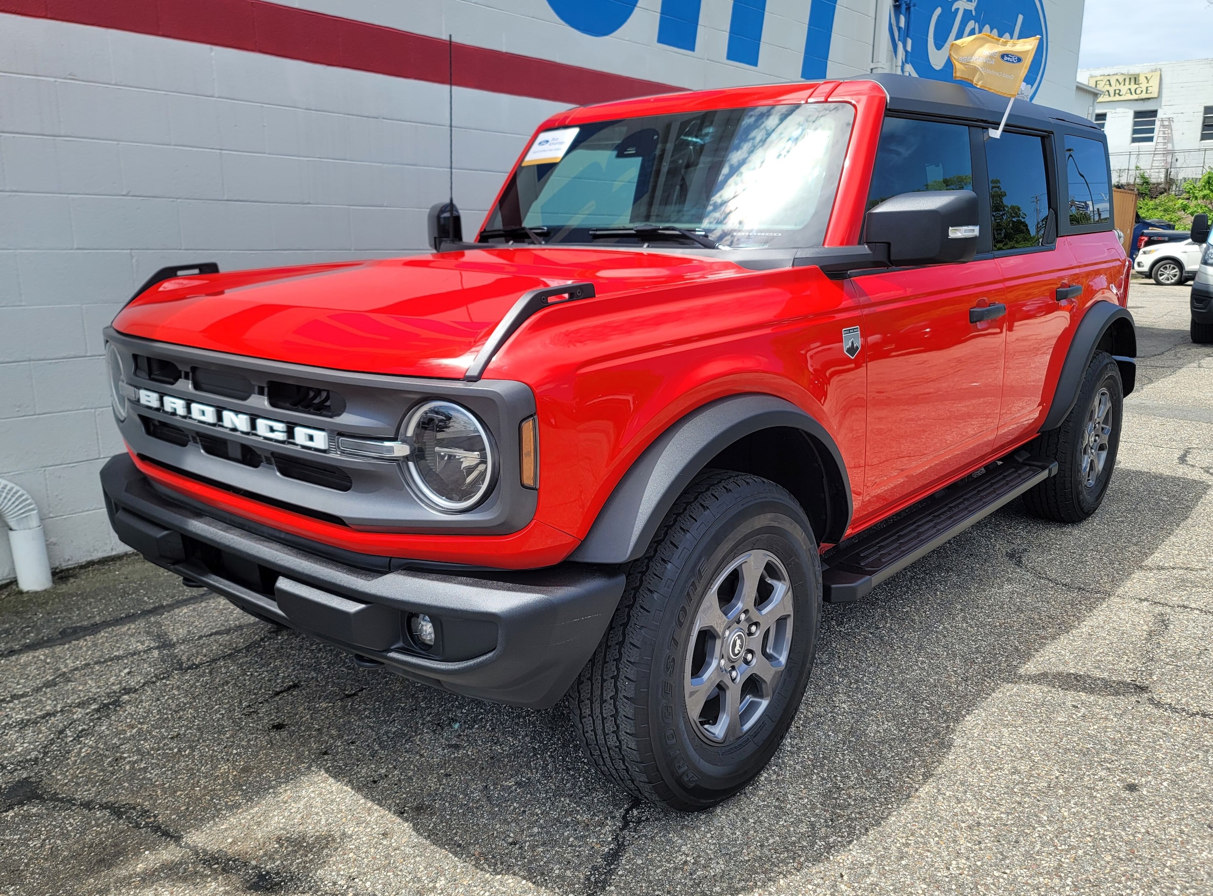 2023 Ford Bronco Big Bend Mid (222A) 4x4's photo