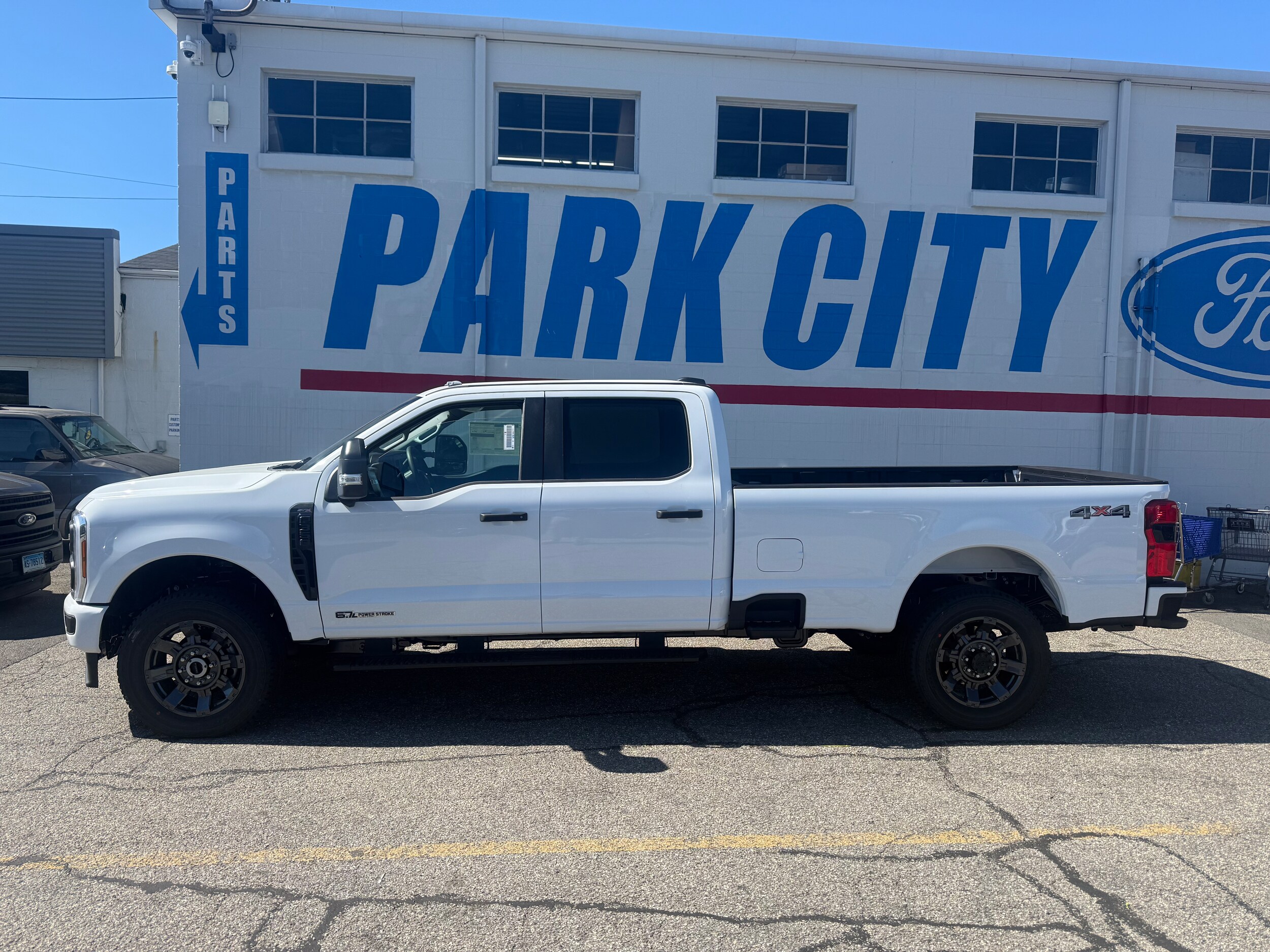2025 Ford F-350 photo 3